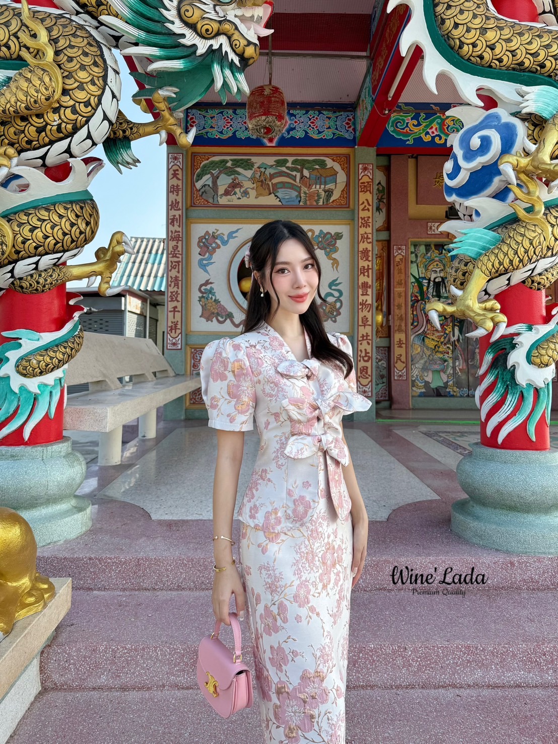 Set 2 Pcs. เซ็ทเสื้อแขนสั้น ดีเทลสามารถผูกโบว์ด้านหน้าได้ มาพร้อมกระโปรงทรงสอบเนื้อผ้าเข้าเซ็ท เซ็ทนี้โคตรคุ้มค่ะ ใช้ผ้า jacqua ทั้งตัว ทรงสวยมากค่ะ เป๊ะและเข้ารูป ใส่แล้วผอมเพียว ซับในทั้งตัว ใครได้ลองแล้วจะหลงรักค่าา รับรองคุ้มเว่อร์ งานสวยมากค่ะ #Wine&