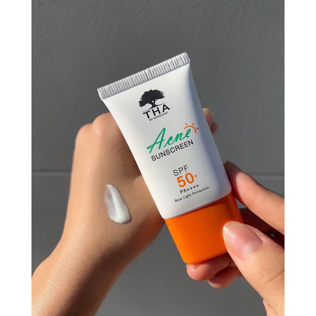 THA BY NONGCHAT Acne Sunsreen SPF50+ PA++++ 15 g แอคเน่ซันสกรีน ฑา ครีมกันแดด บาย น้องฉัตร