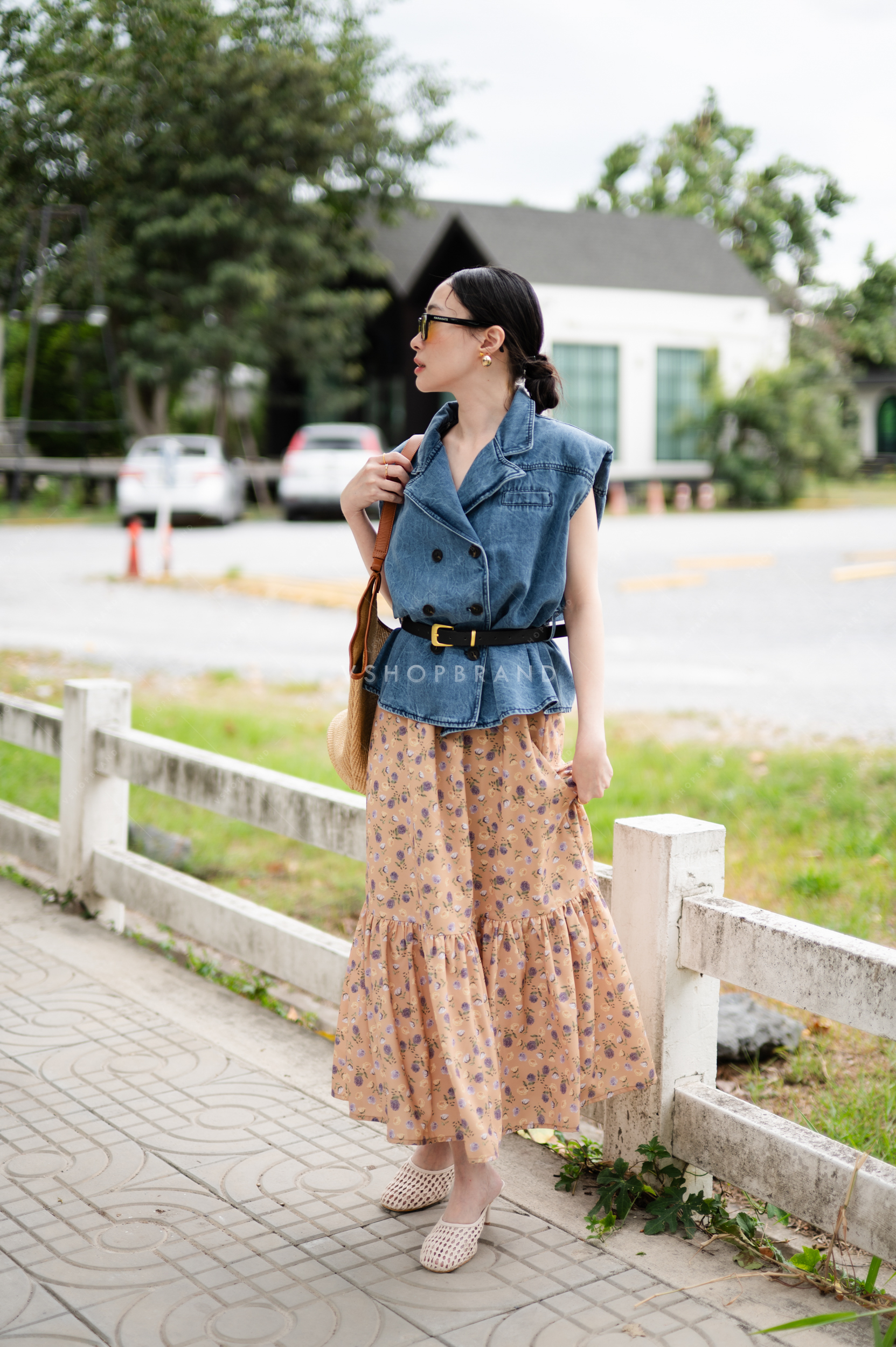 Set เสื้อกั๊กยีนส์+เดรสสายเดี่ยวลายดอกมินิชายระบาย+เข็มขัด #vshopbrand #vshop #ชุดเซต #เซตกระโปรง #ชุดออกงาน #ชุดทำงาน #เซต #skirt #fashion #outfitoftheday #outfit #set #fashioninspo #minimal #summer #skirt #เซทยีนส์ #กระโปรงยีนส์