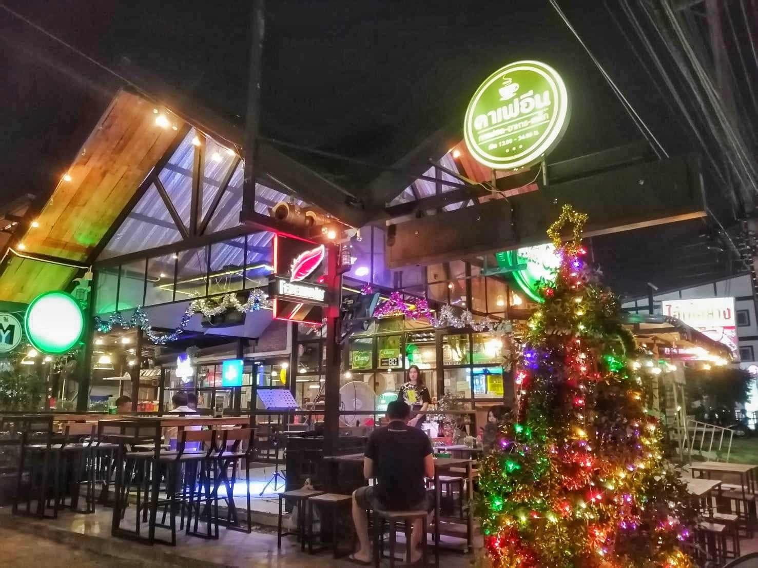 เปิดเซ้งกิจการร้านคาเฟอีนร้านอาหาร + นั่งชิล + กาแฟใจกลางเมืองสุรินทร์ติดถนนศิริรัฐใกล้รร.ทองธารินทร์เหมาะสำหรับผู้รักในการทำธุรกิจ