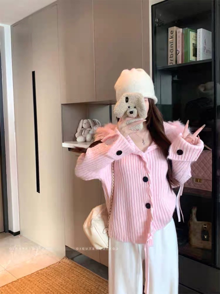 เสื้อคลุมทรงOversized น่ารักมากค่ะตัวนี้ ดีเทลตกแต่งริบบิ้น คอปกขนเฟอร์ งานสไตล์เกาหลี