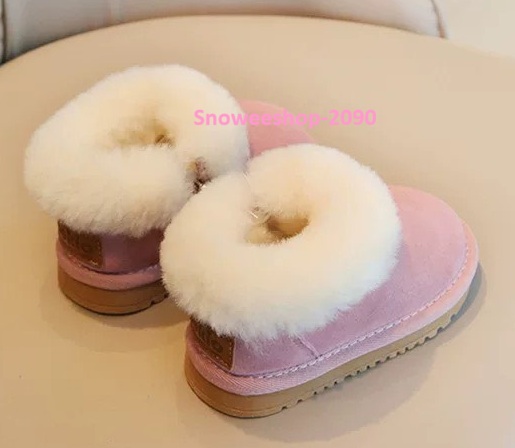 บู๊ตบุขน อุ่น นิ่ม เดินไม่ลื่น ไซส์ 15-25 สำหรับอายุประมาณ 1-3 ขวบ มีให้เลือก 3 สีละมุน น่ารักทุกสีเลย รองเท้าบู๊ตกันหนาวสำหรับเด็กเล็ก บุขนฟูทั้งตัว นุ่ม อบอุ่น ไม่บาดผิว สวมง่ายด้วยซิปข้าง แม่ไม่ต้องเหนื่อยใส่ให้นานเลยบู๊ตบุขน อุ่น นิ่ม เดินไม่ลื่น ไซส์