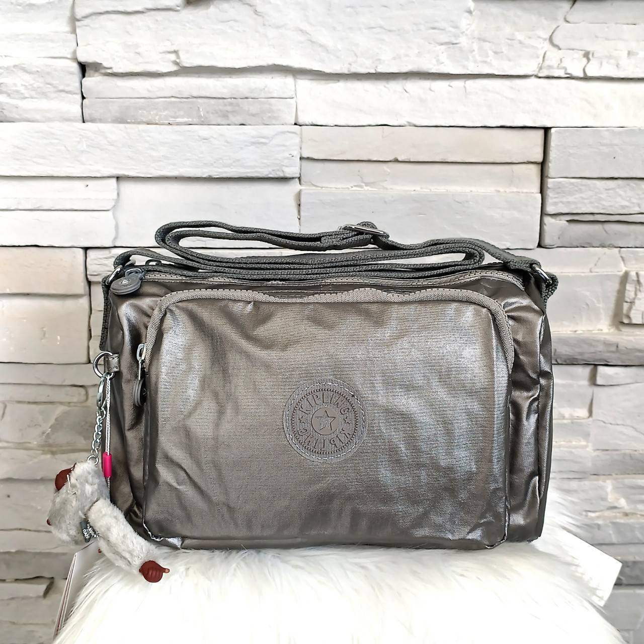 กระเป๋าสะพายคิปลิงค์จุของได้เยอะใช้ได้ทั้งหญิงชาย KIPLING RETH CROSSBODY BAG