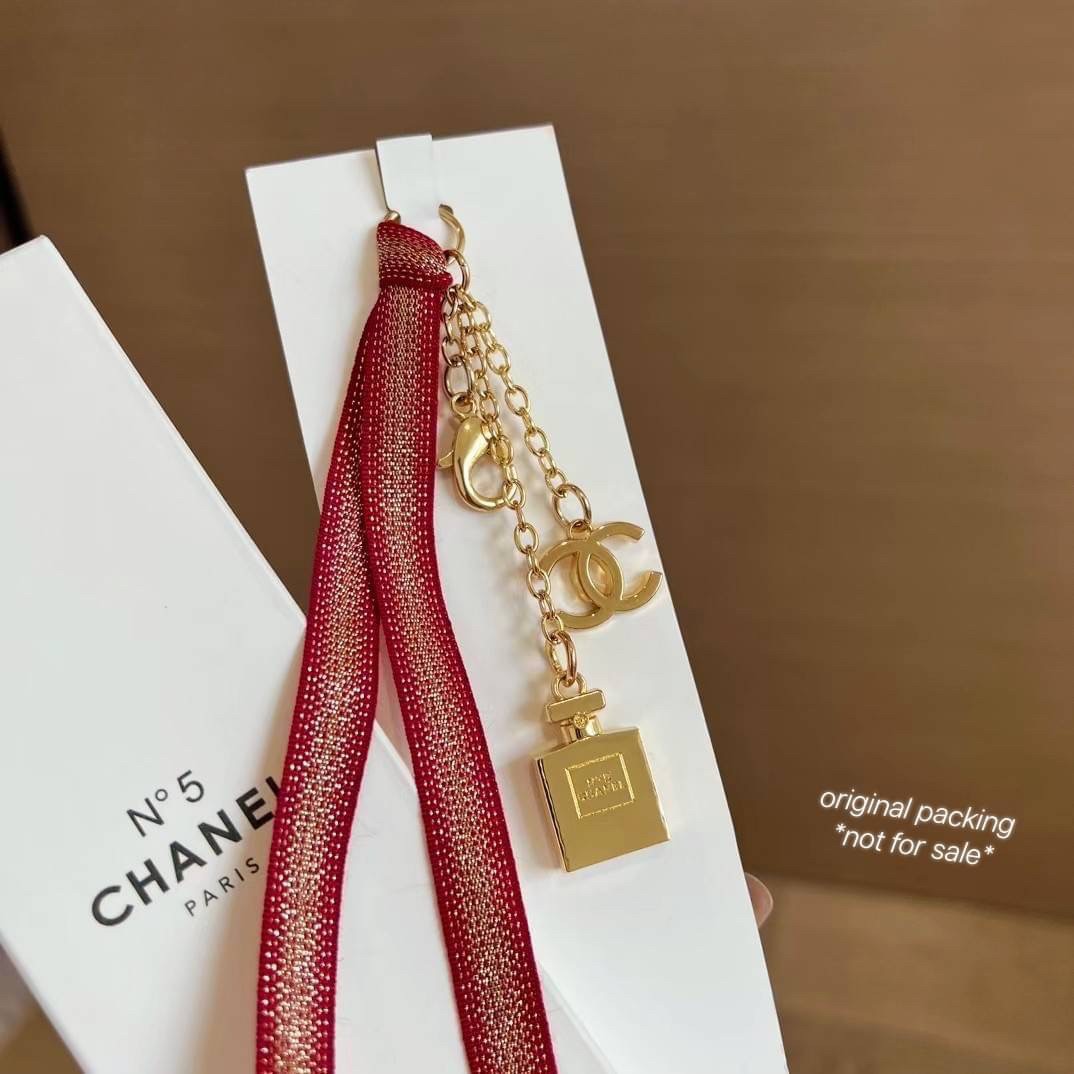 พวงกุญแจรถกุญแจบ้านไฮโซหรูแบรนด์เนมชาแนลพรีเมี่ยมกิ๊ฟสีทอง CHANEL KEY CHAIN VIP