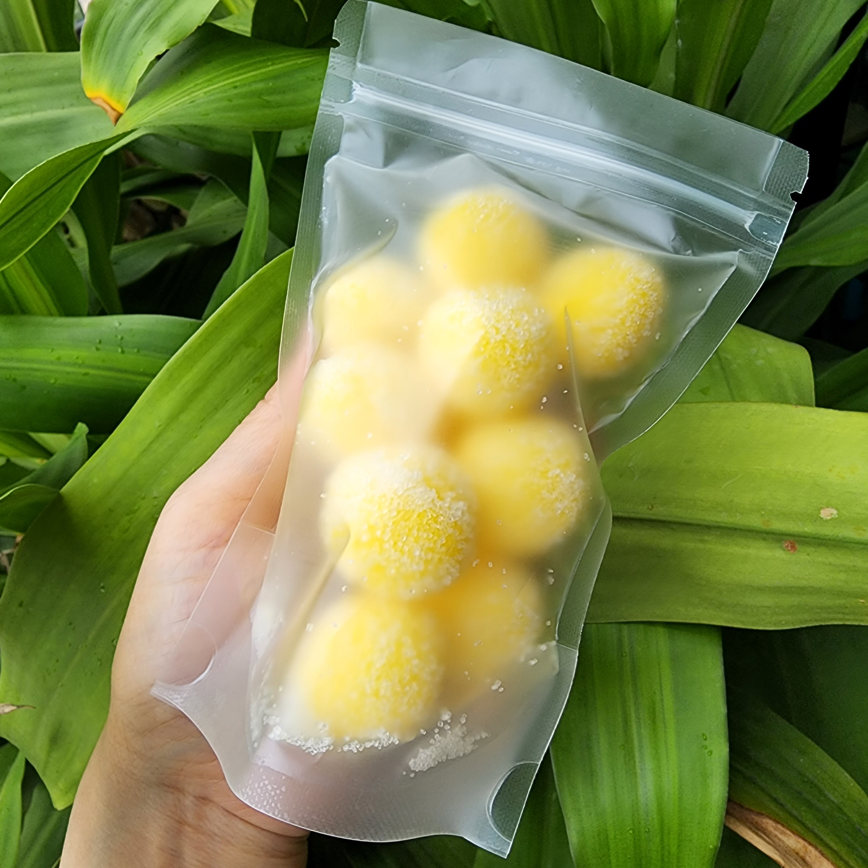 สครับน้ำตาลผลไม้รวมกลิ่นสับปะรด - FRUITY SUGAR SCRUB BALL