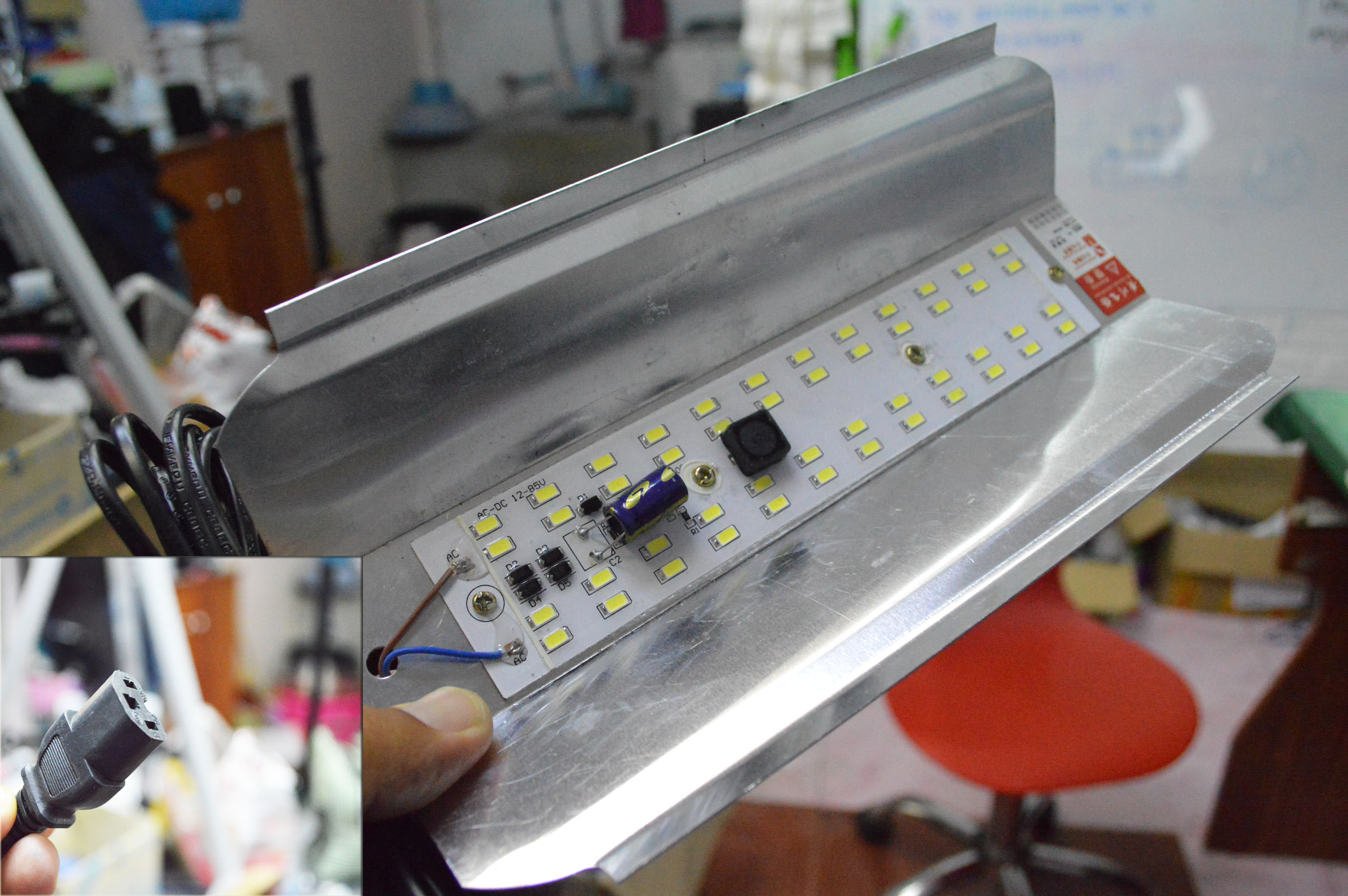 แผงสปอร์ตไลท์ 50 วัตต์ AC-DC เริ่มต้น10 - 85 โวลท์ สินค้าที่ได้รับความนิยม