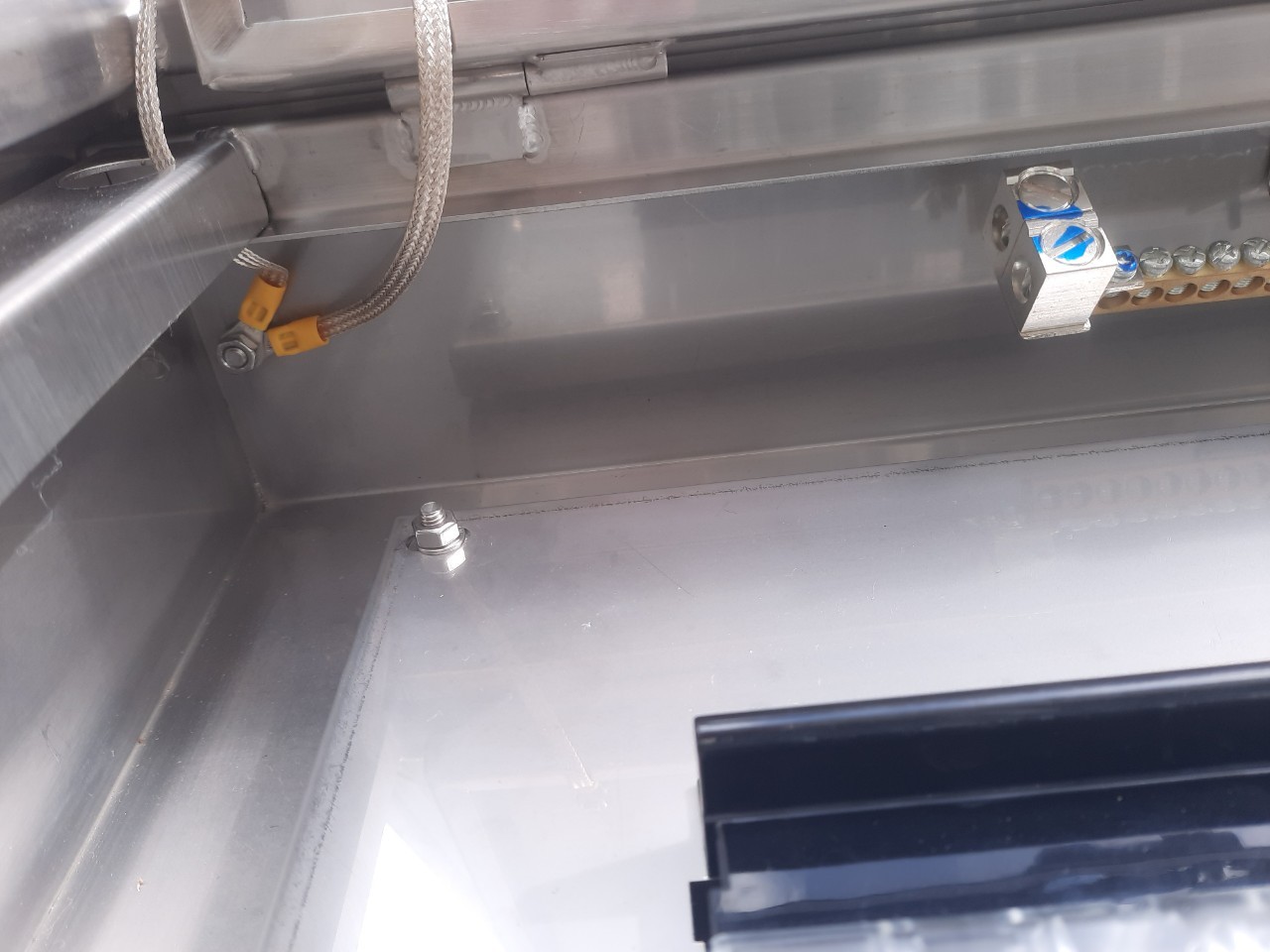 LOAD CENTER 100A ตู้สแตนเลส 304 มีหลังคาสโลป W450xH800xD152mm. (42ช่อง)