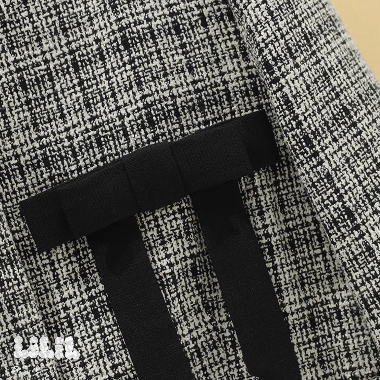 เสื้อคลุมทวีต ความยาวพอดีตัว มีซับใน กระดุมหน้า ใส่ดูดีมากค่ะ