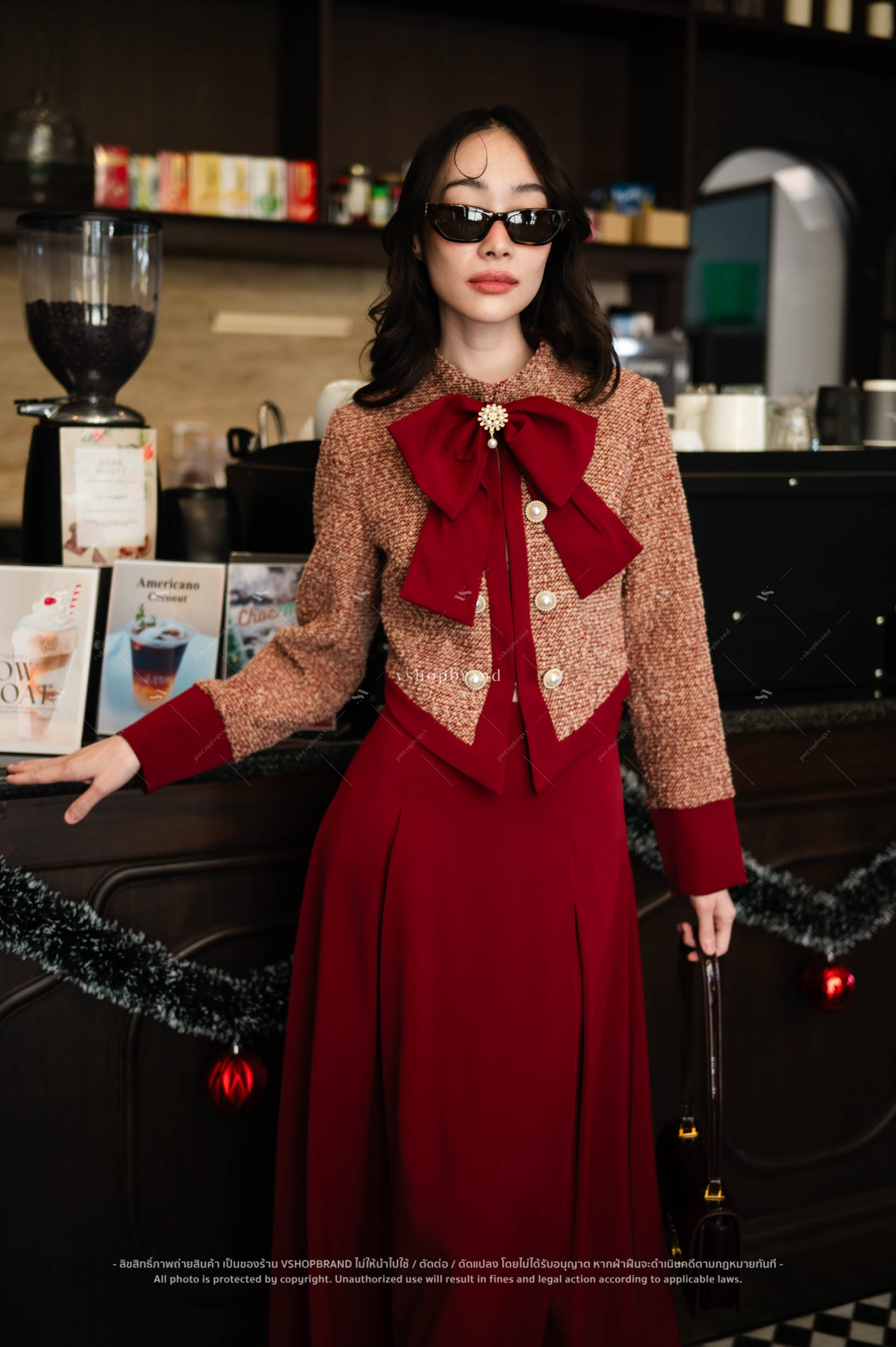 Set เสื้อผ้าทวิตกระดุมทอง+กระโปรงยาวจับจีบ+เข็มกลัดโบว์