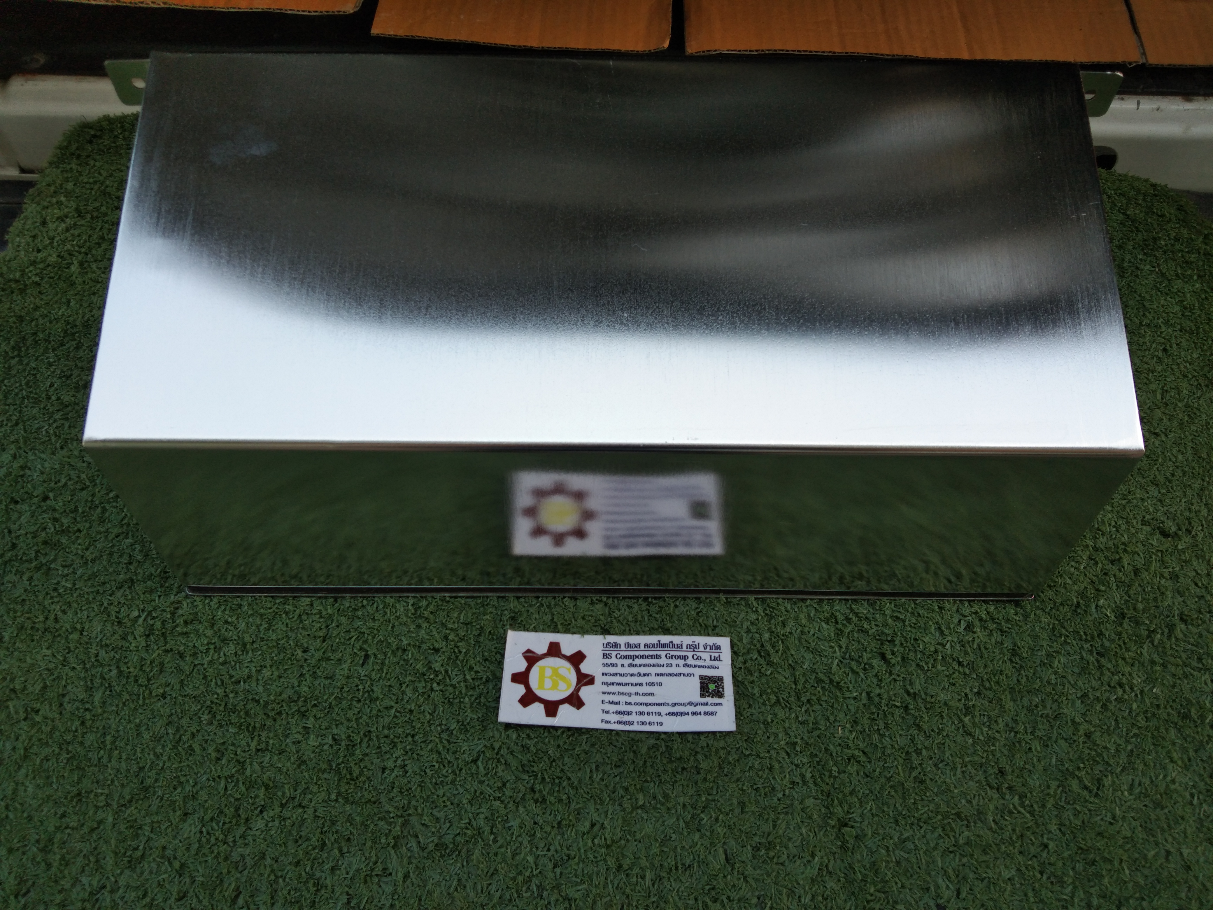 กล่องสแตนเลสด้านบนสโลป POWER PLUGS (C) W350xH150xD150mm.