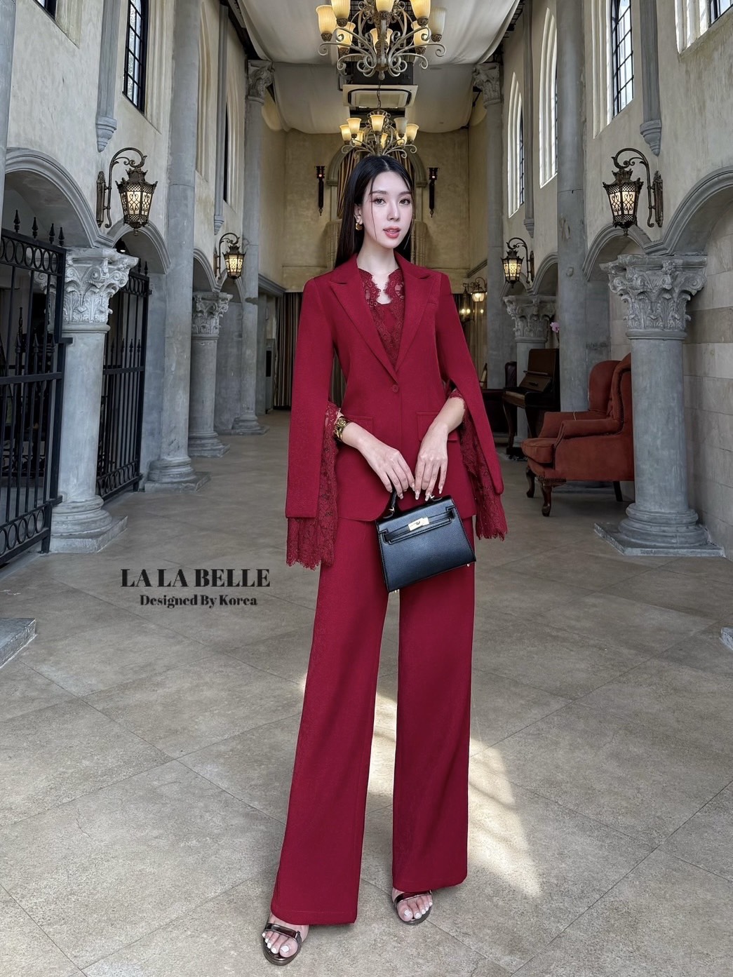 เซต3ชิ้นผ้าสูทอัดกาวอย่างดีผ้าดีทรงสวยเสื้อครอปสายเดี่ยวเสริมฟองน้ำปรับสายได้ใส่คู่กางเกงขายาวเอวสูงมีกระเป๋ากางเกง2ข้างมีซับในอัดกาวอย่างดีมาพร้อมเสื้อสูทคอปกแขนยาวผ่าแขนแต่งลูกไม้ช่วงขอบคอและขอบแขนมีซับในอัดกาวอย่างดีงานคุณภาพเ