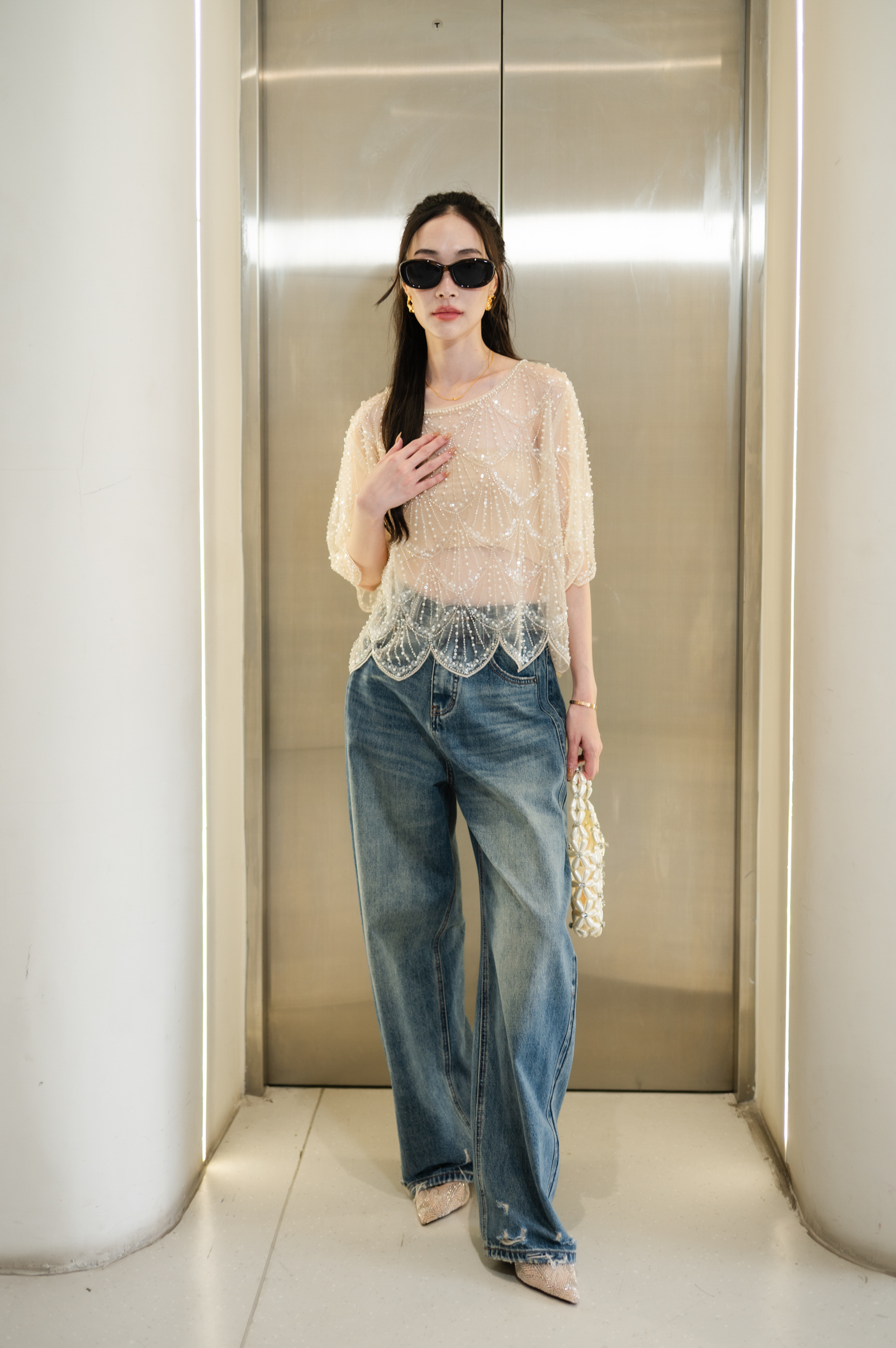 เสื้อแขนสั้นซีทรูปักคริสตัลไข่มุก