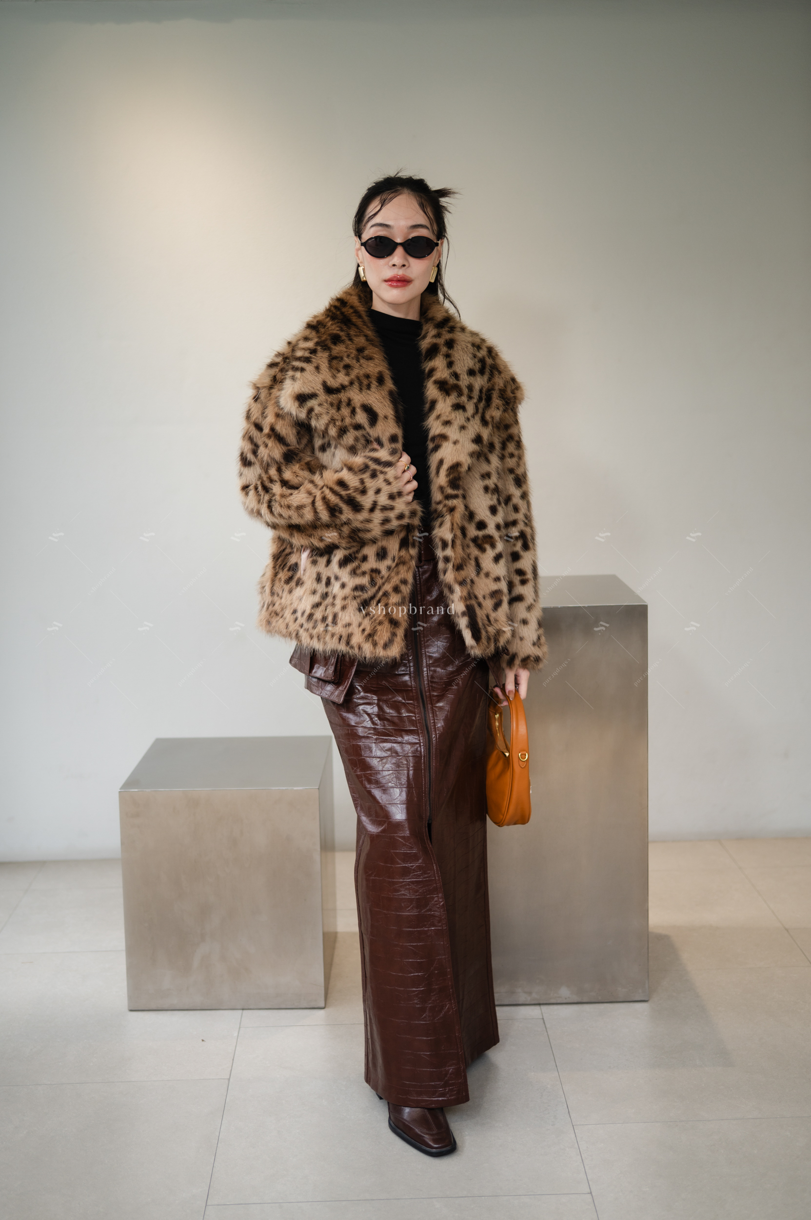 เสื้อคลุมขนเฟอร์ลายเสือ