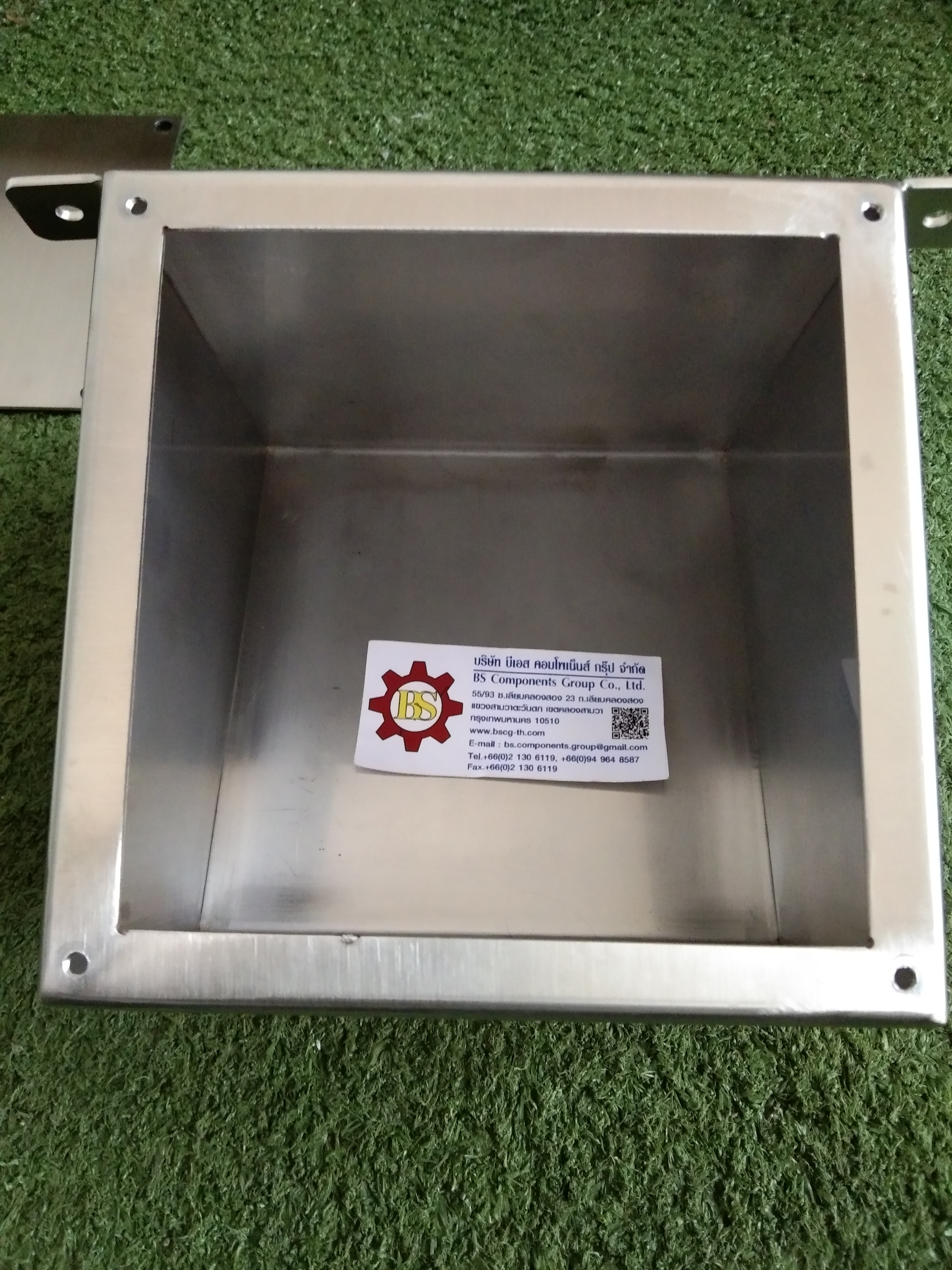 กล่องสแตนเลสด้านบนสโลป ขนาด W150xH150xD150mm.