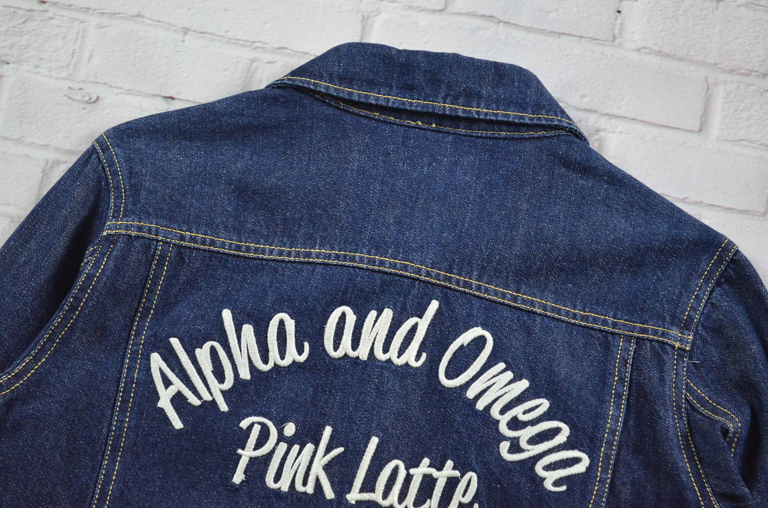 Latte อกจริง37' (M) เสื้อแจ็คเก็ตยีนส์ เสื้อยีนส์แขนยาวหญิงชาย สีเข้ม เนื้อผ้าดีไม่หนา ใส่สบายมีเป๋าข้างเป๋าใน ปักข้างหลัง