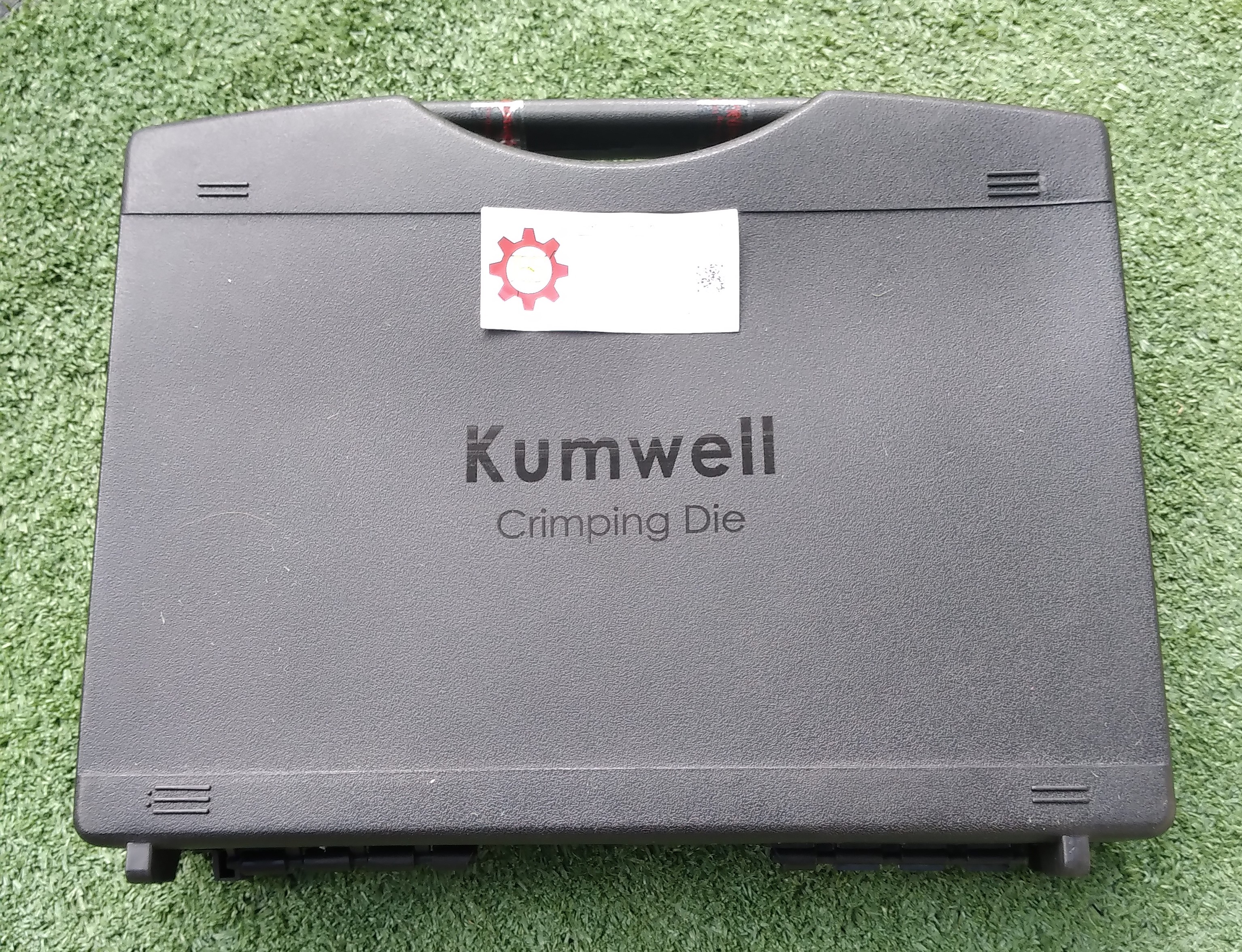 Kumwell : Hydraulic Crimping Tool HCT-M1 Crimping force 120 KN Stroke 42mm. Length 550mm.