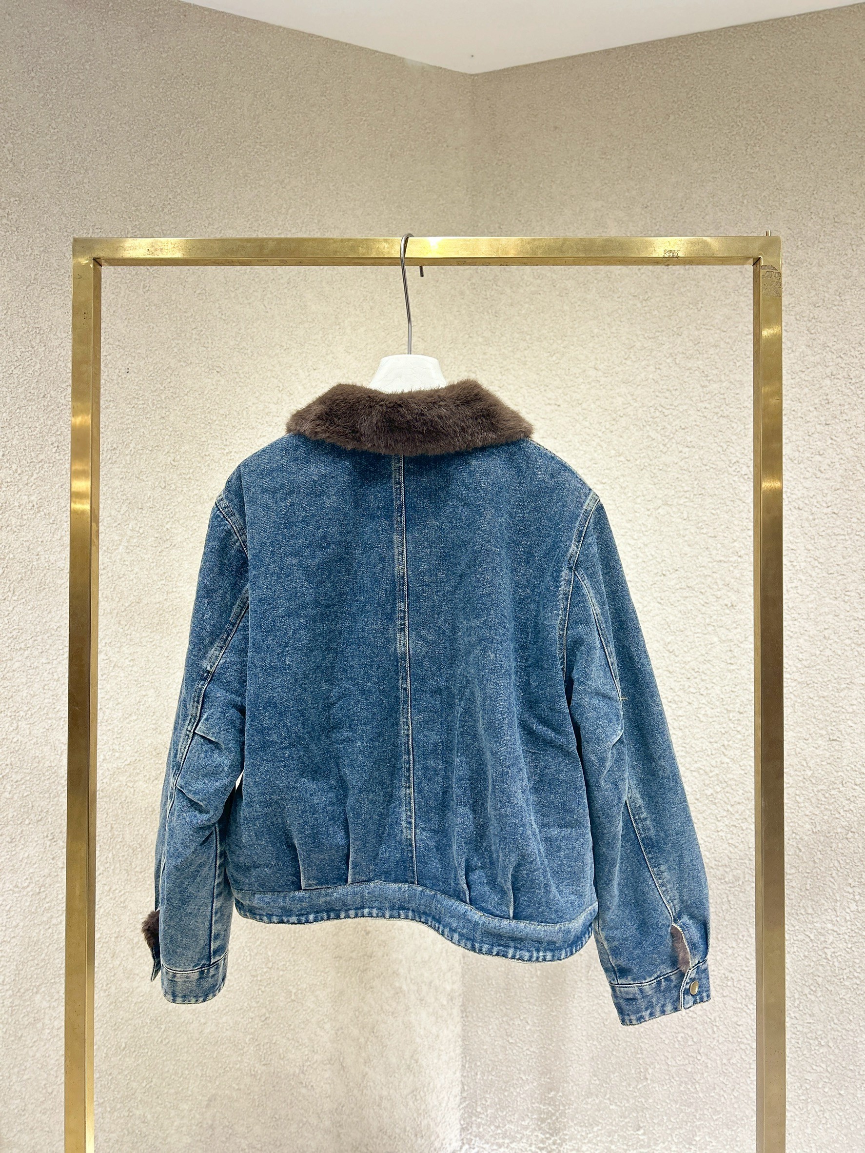 แจ็คเก็ตยีนส์ขนเฟอร์ด้านใน