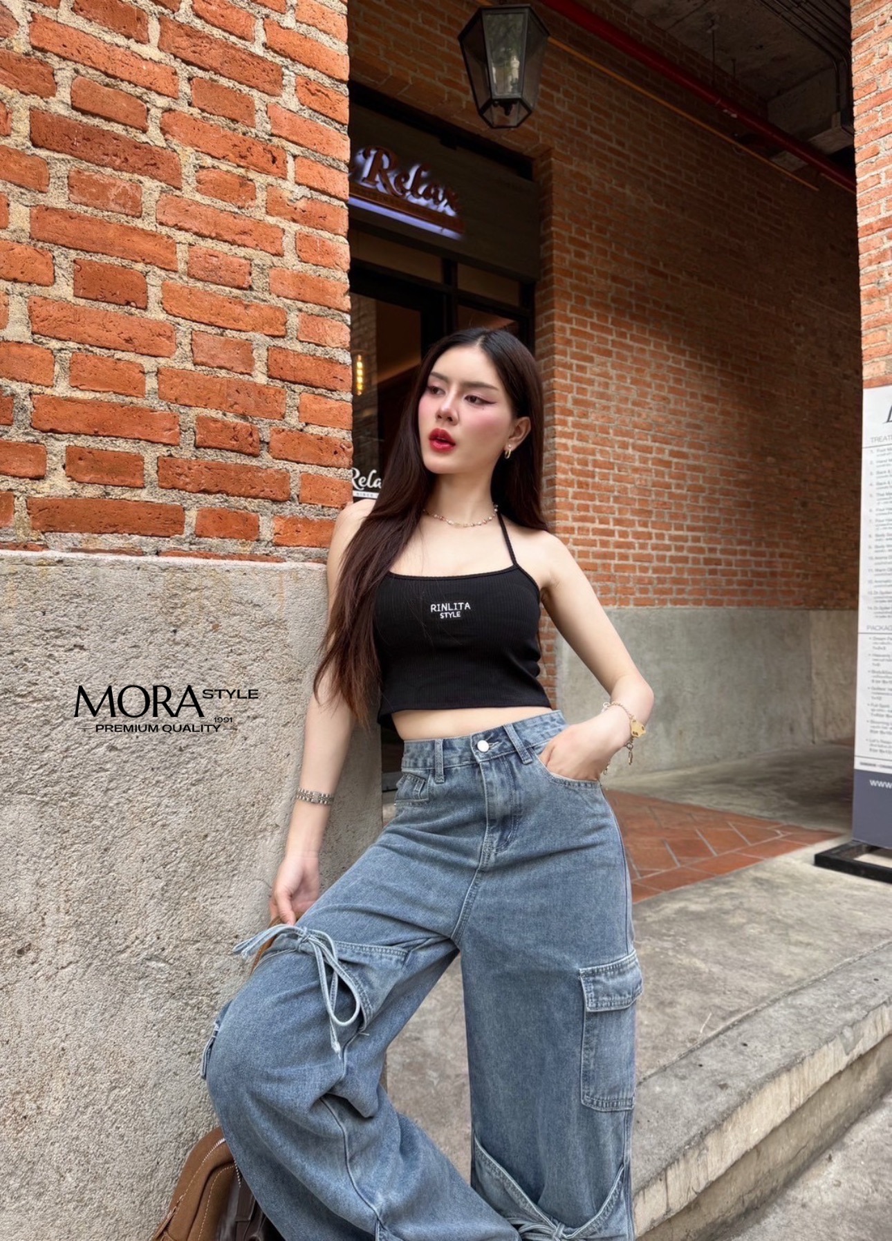 กางเกงยีนส์เอวสูงขากระบอก มีกระเป๋าข้าง แต่งโบว์ผูกด้านหน้า งานน่ารักมาก ใส่แมทง่าย แต่งได้หลายแบบ มีติดตู้ได้ใส่แน่นอนค่าาา