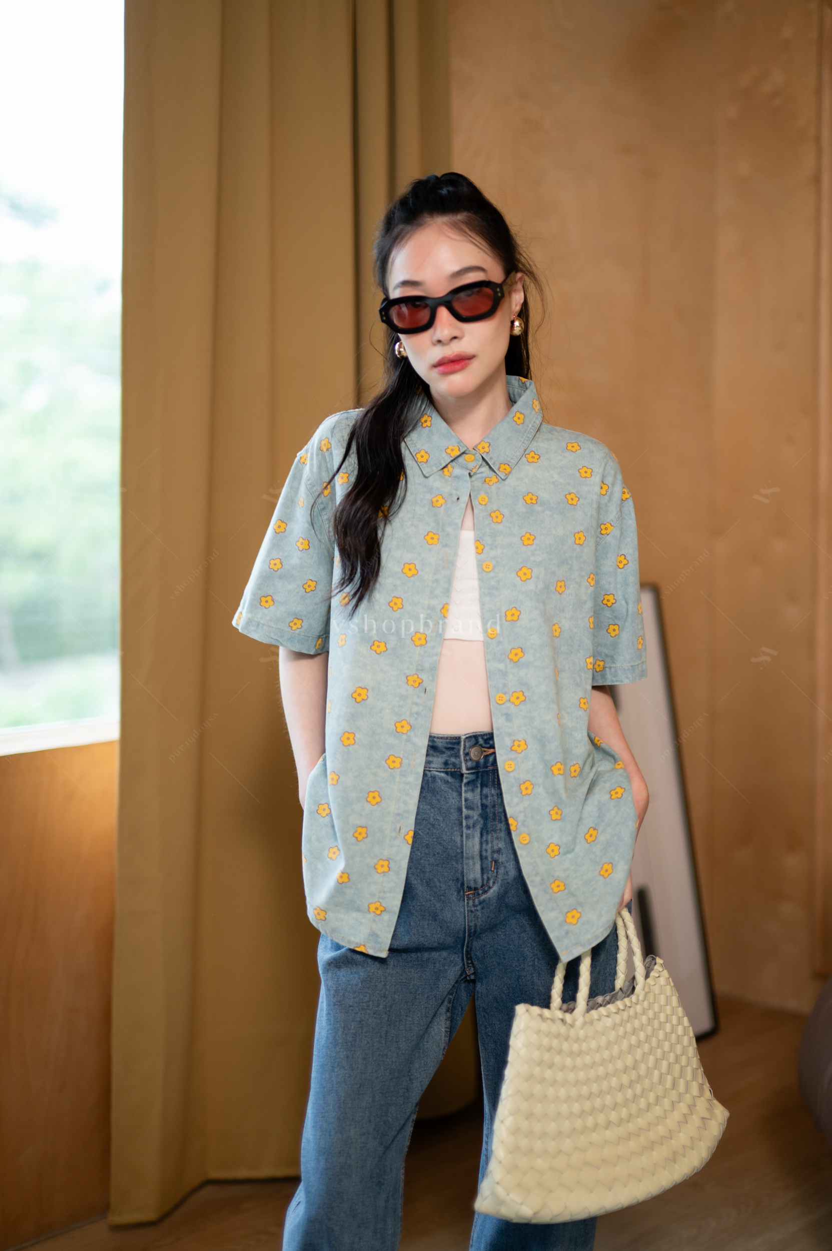 เสื้อเชิ้ตยีนส์แขนสั้นลายดอกเดซี่