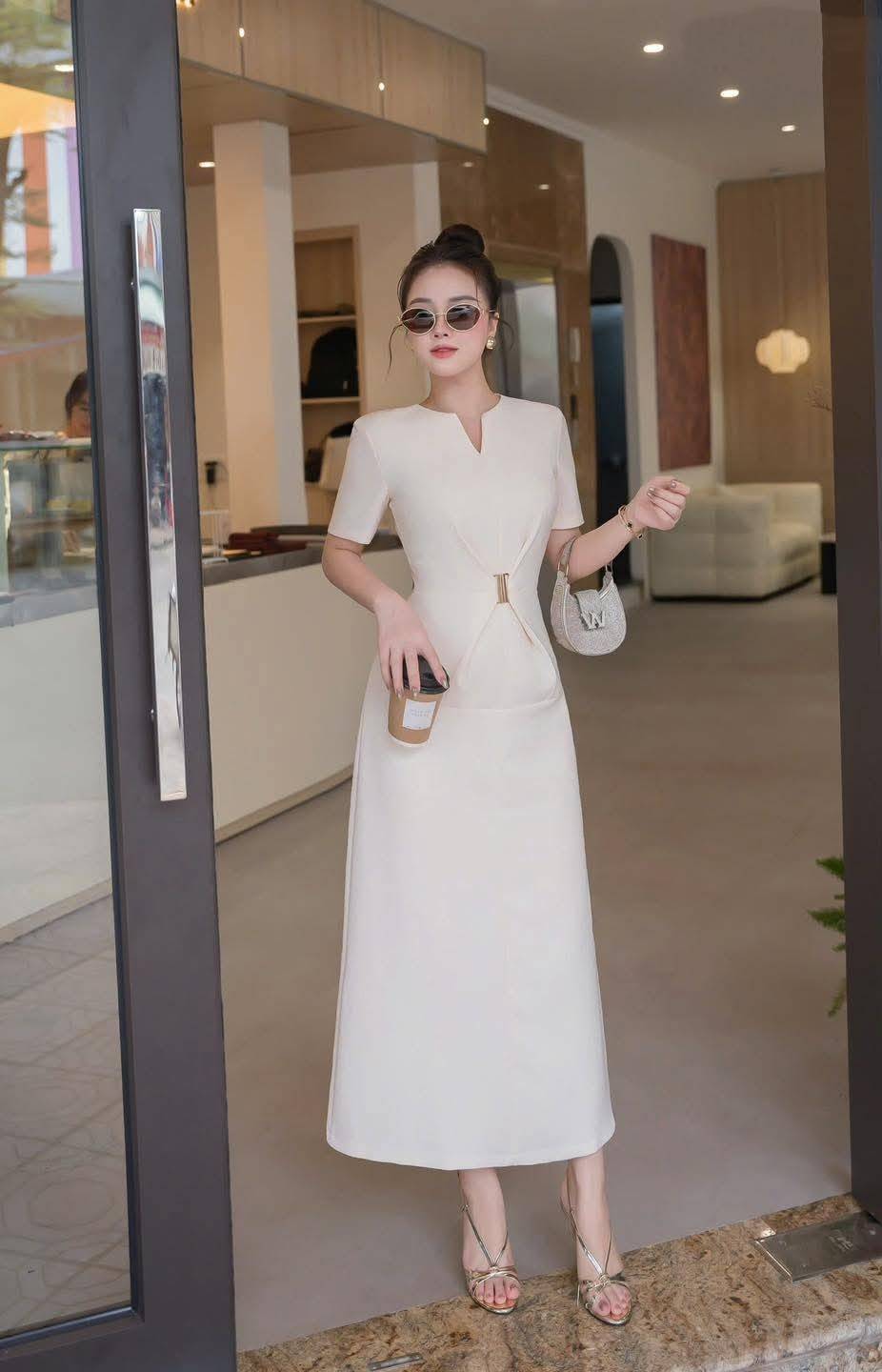 ชุดเดรสกระโปรงผ้าหนาอัดกาวช่วงเสื้อดูลูกคุณมากๆผ้าเนื้อดีมีทรงสวยมั้กๆผ้าหนาหนักเนื้อดีนิ่มไฮโซสวมใส่ง่ายเเต่งเเนวลูกคุณมั้กๆคะเดรสกระโปรงยาวเนื้อดีกระโปรงยาวงมากผ้าสวยเอวเข้ารูปดูเก๋ดูสวยมาก