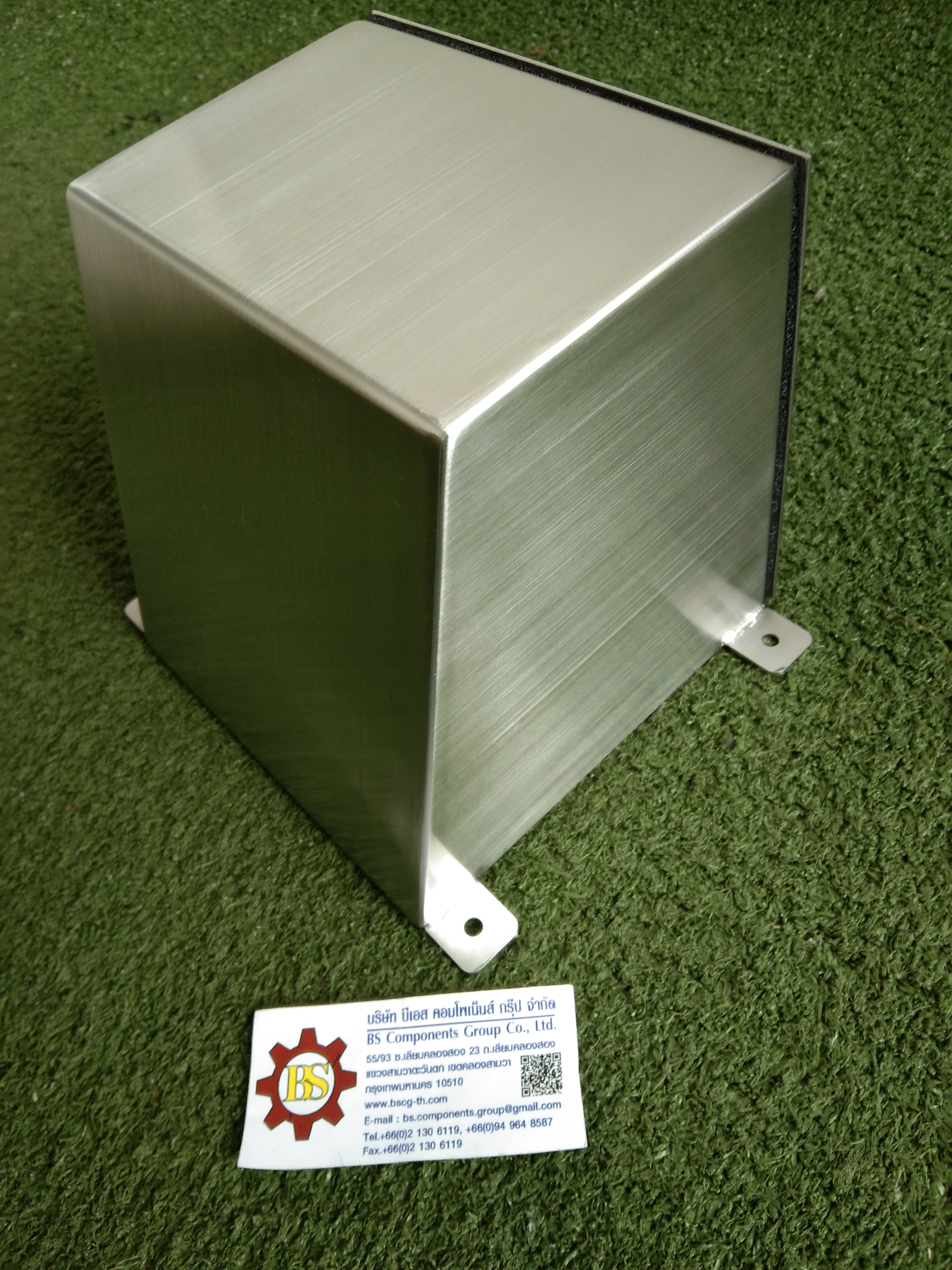 กล่องสแตนเลสด้านบนสโลป ขนาด W150xH150xD150mm.