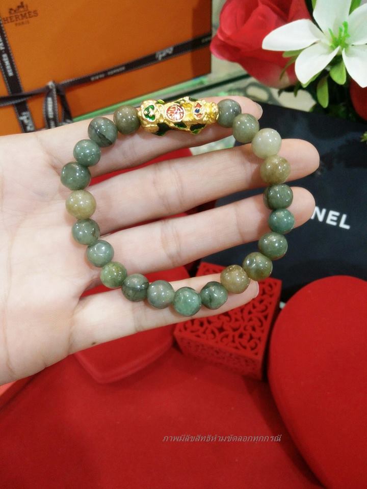 สร้อยข้อมือปี่เซียะประดับหินหยกพม่าแท้ หินมงคลเรียกทรัพย์