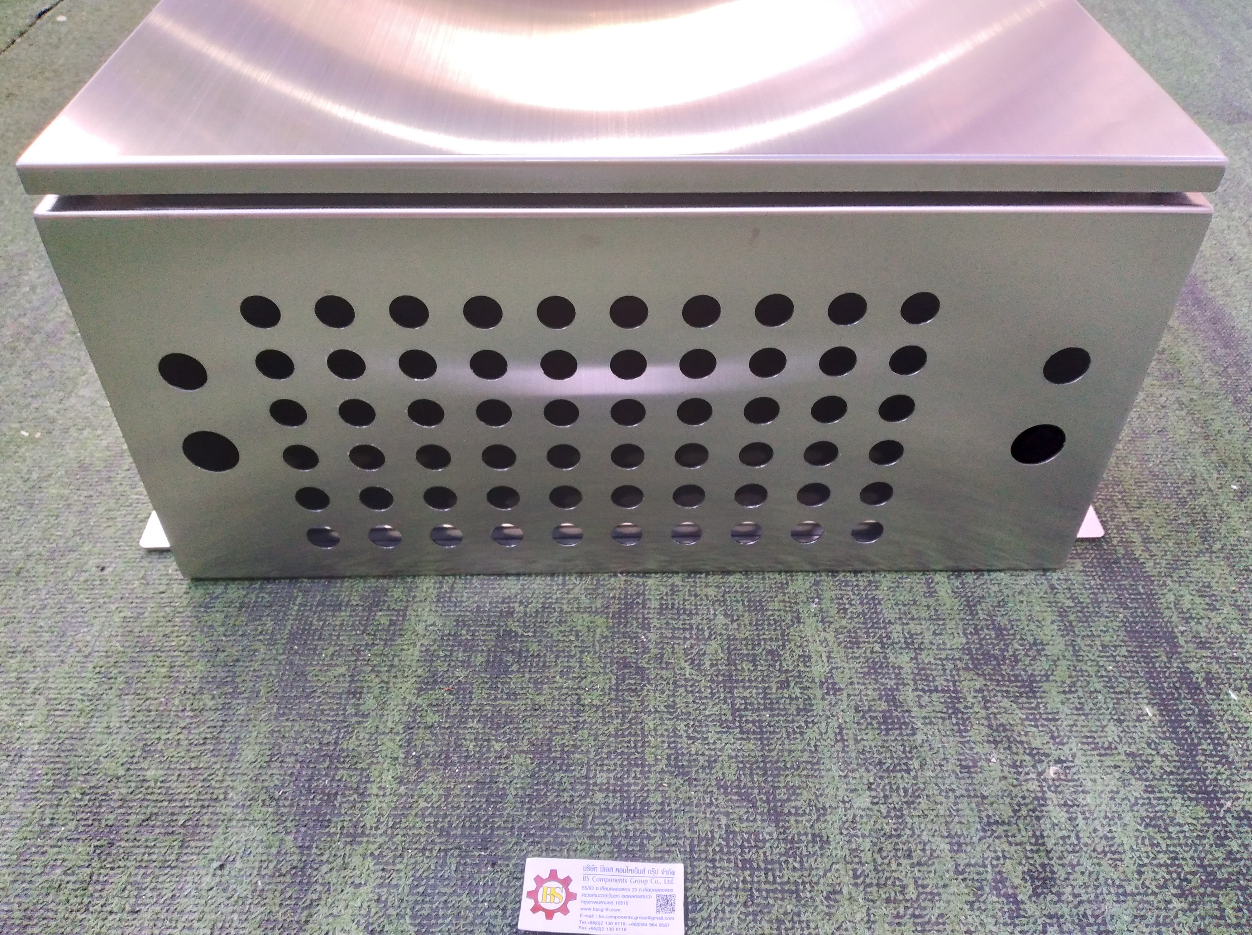 ตู้สแตนเลส 304 ฝาสองชั้น ทึบ กันน้ำ W606xH680xD300mm. Thk 1.5mm.