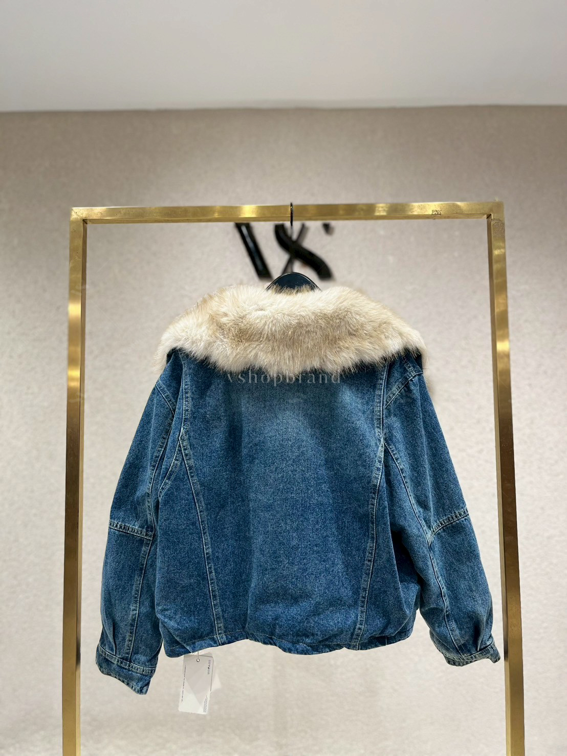 แจ็คเก็ตยีนส์บุขนด้านในปกขนเฟอร์