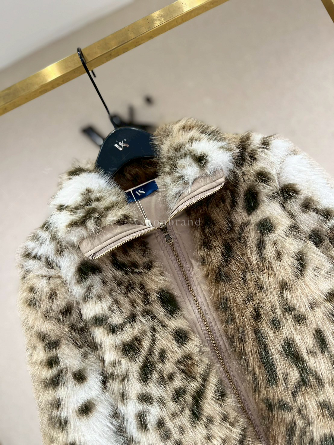 เสื้อคลุมขนเฟอร์ลายเสือดาว