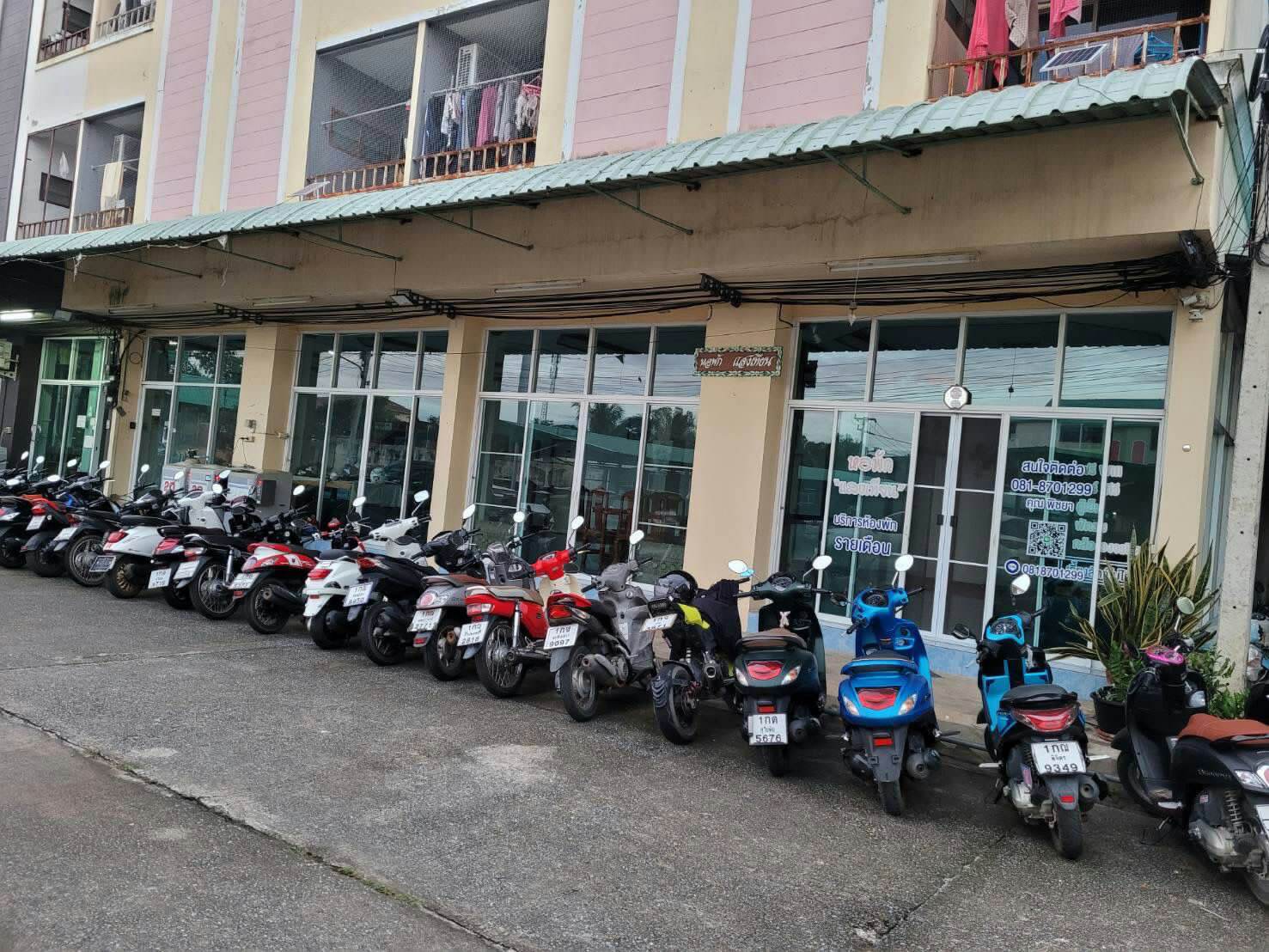 ขายหอพักใกล้มหาวิทยาลัยนเรศวร 300 เมตร อำเภอเมืองพิษณุโลก 4 คูหา 4 ชั้น 28 ห้อง บริการห้องพักรายเดือนเหมาะสำหรับผู้กำลังมองหาธุรกิจด้านอสังหาริมทรัพย์