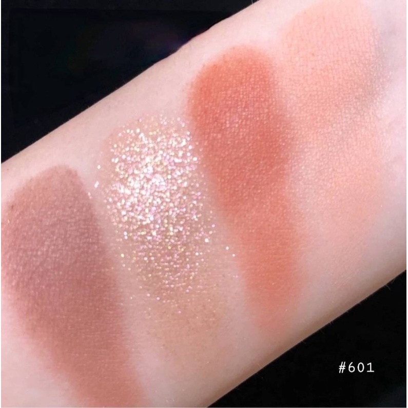 Hold Live Pocket & Knitting Eyeshadow Palatte 4 Colors อายแชโดว์พาเลต ทาตา