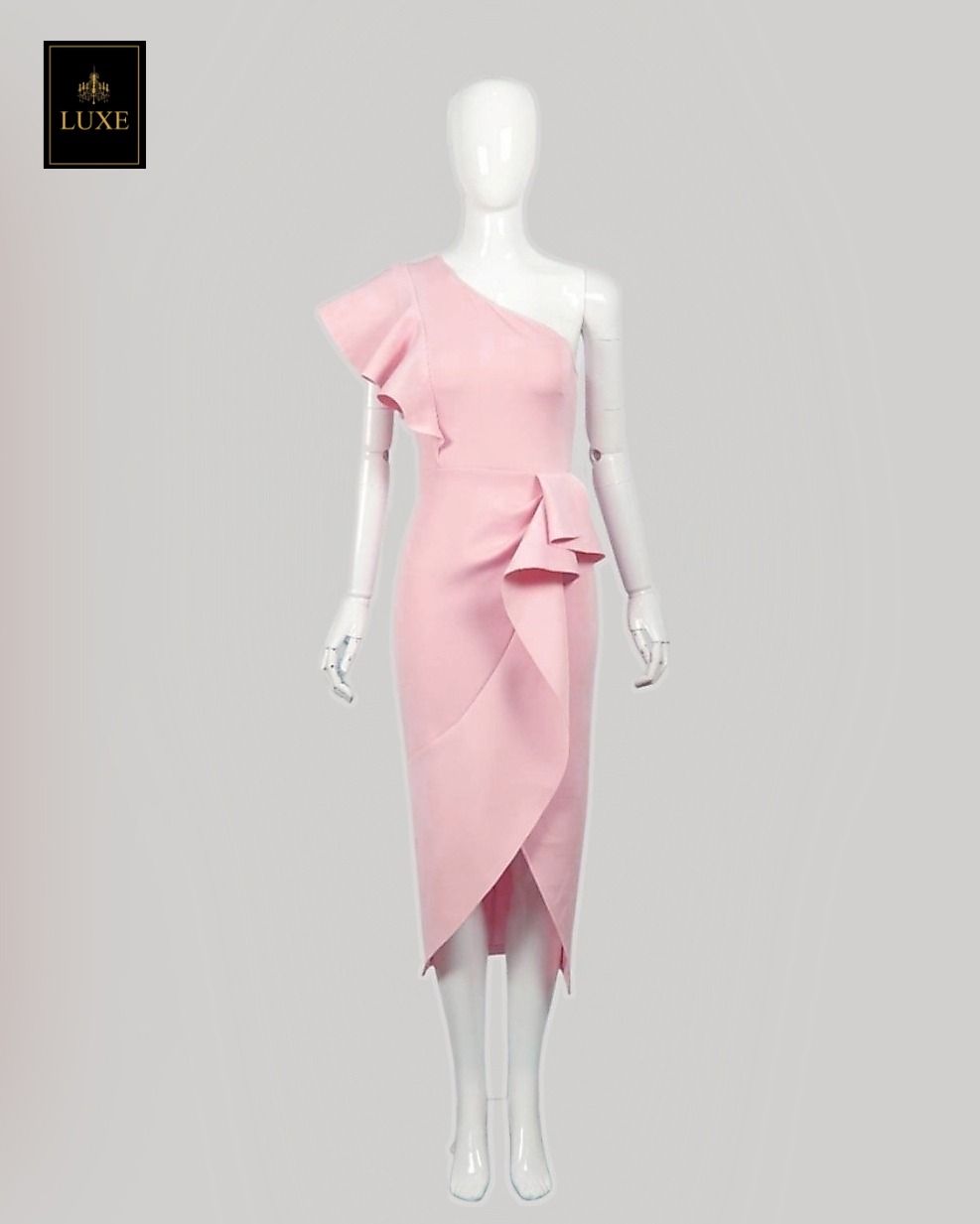 Label : LUXE เดรสไหล่เดียวทรงเข้ารูป แต่งระบายวงกลมที่ไหล่ กระโปรงป้ายระบายเฉลียง แพทเทิร์นเป๊ะ ดีเทลสวยปัง ทำจากผ้าสคูบ้าเนื้อหนานุ่มเด้ง ยืดหยุ่นได้สูง ใส่แล้วเก็บทรงได้ดีค่ะ