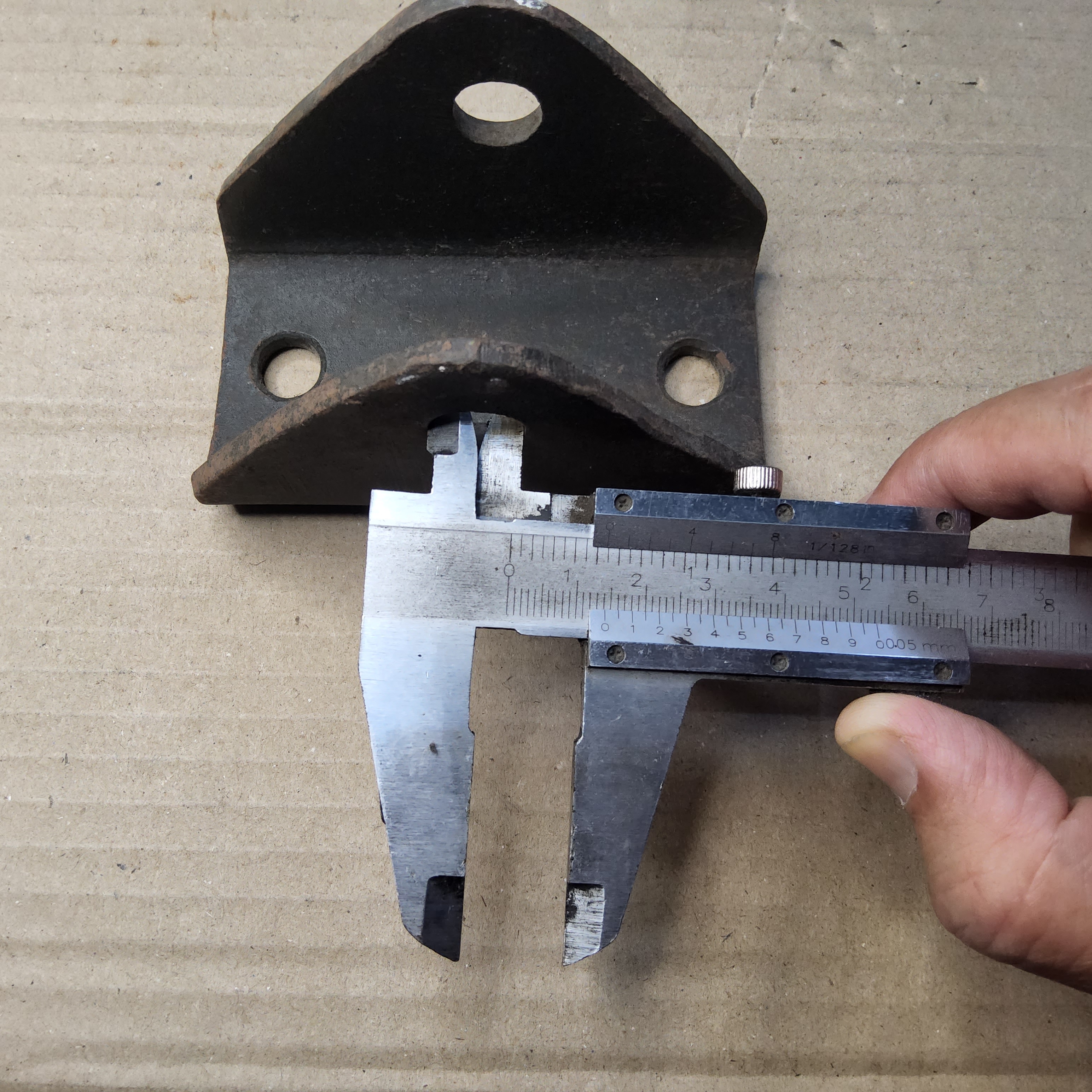 บ็อกแหนบ ติดคัดซี่ Jeep จี๊ป เล็ก วินลี่ CJ5 CJ6 CJ7 ตัวบาง [ 5 มม. ]