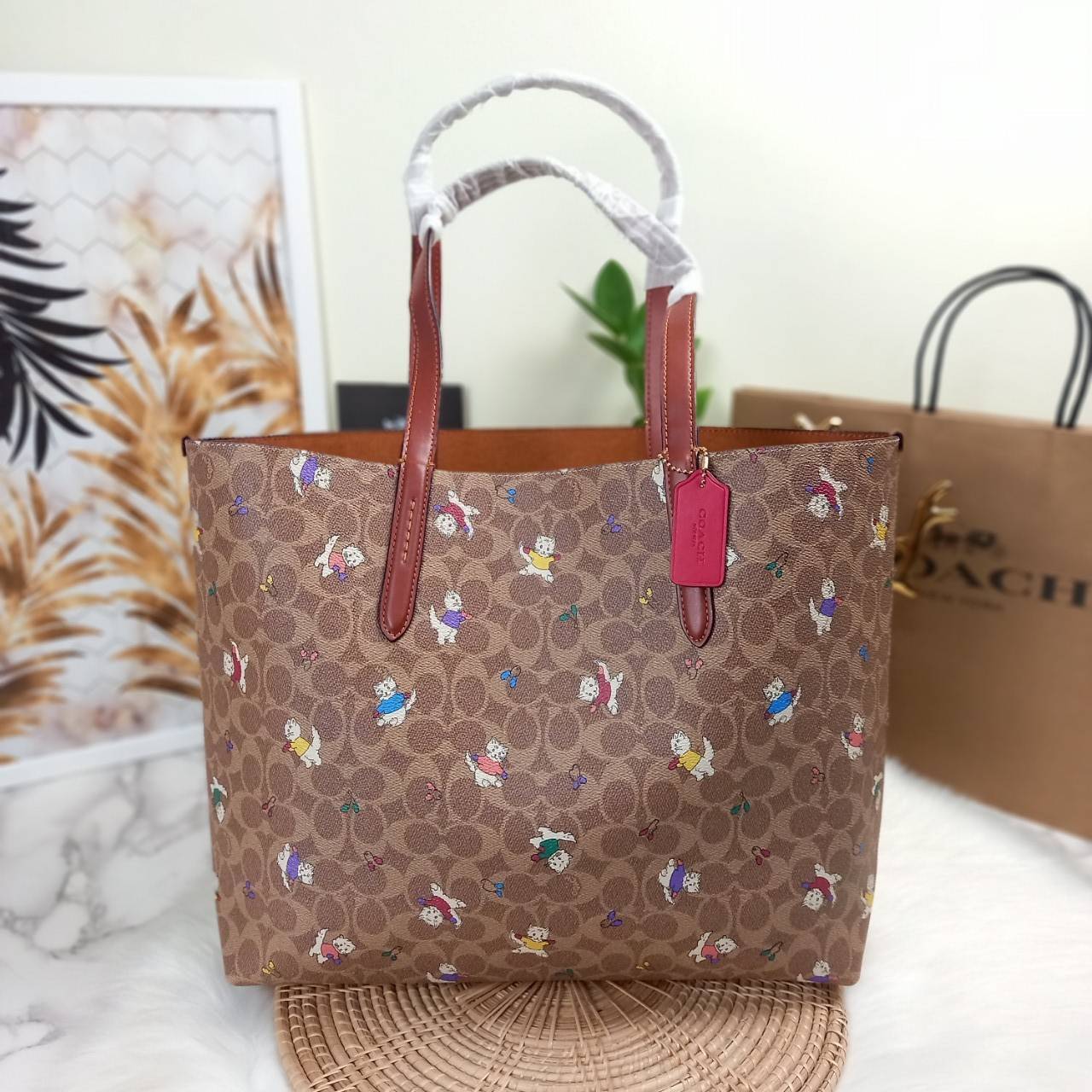 กระเป๋าสะพายไฮโซแบรนด์นมโค้ชทรงโท้ทใบใหญ่ 14 นิ้วสีน้ำตาลลายCลายน้องแมวน่ารัก หนังแท้หนังแคนวาส COACH HIGHLINE TOTE IN SIGNATURE CANVAS WITH KITTENS PRINT (C6591)