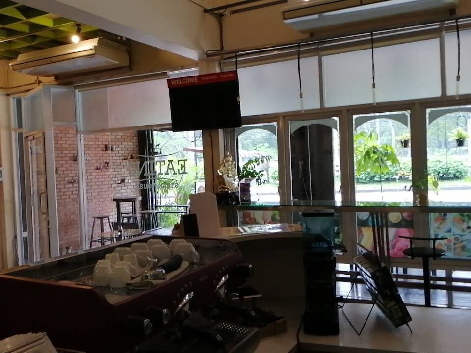 ขายอาคารพาณิชย์ 3 ชั้นครึ่ง 2 คูหาราคาถูกใจกลางเมืองเชียงใหม่พร้อมพื้นที่ด้านหลัง35ตรว.