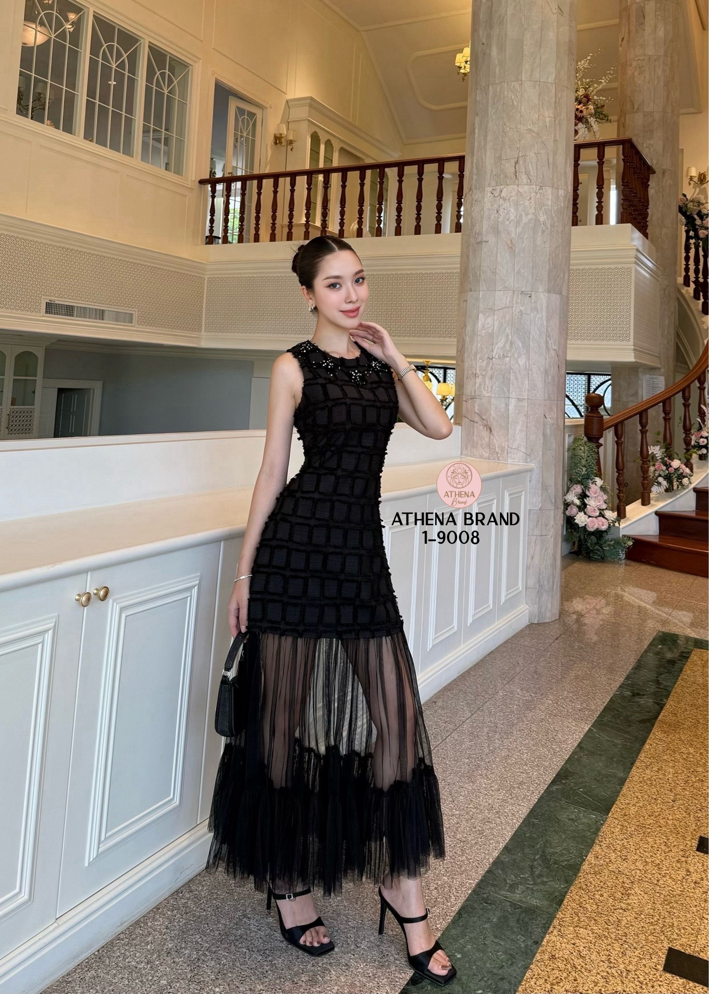 Maxi Dress ดีไซน์สุดเก๋แต่งดอกไม้3Dสวยหรูหราโดดเด่น ตัดต่อแต่งผ้าตาข่ายใช้ผ้าเยอะมากๆ เนื้อผ้าดี๊ดีมีTexture งานมีซับใน สวมใส่แบบซิปด้านหลัง สวยสร้างเรื่องสามารถใส่ออกงานได้เลยค่า #Athenabrand #ป้ายAthena #เสื้อผ้างานป้าย #ชุดเดรส #ชุดกระโปรง #ชุดไปเที่ยว