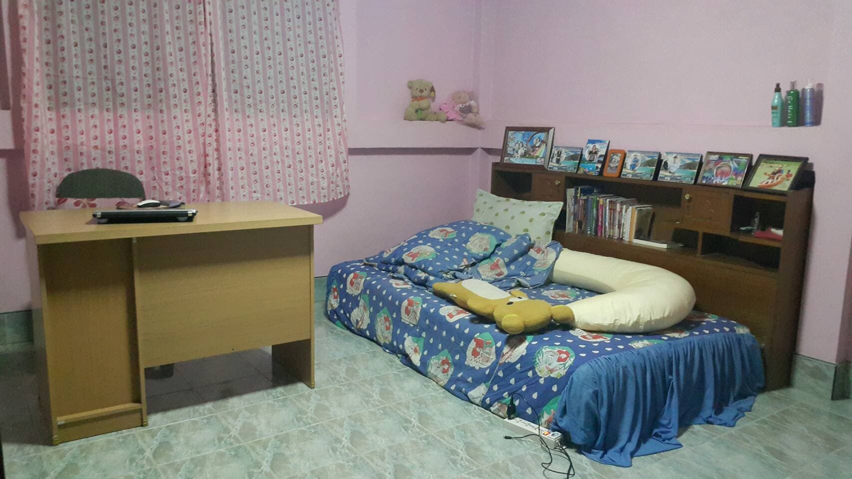 ขายบ้านทาวน์เฮาส์ 3 ห้องนอน 3 ห้องน้ำที่จอดรถพร้อมเข้าอยู่ ถ.นิพัทธ์สงเคราะห์ 3 ใกล้ห้างบิ๊กซีคลองแห 1.3 กม. ใกล้แหล่งงานเดินทางสะดวก อ.หาดใหญ่ จ.สงขลา