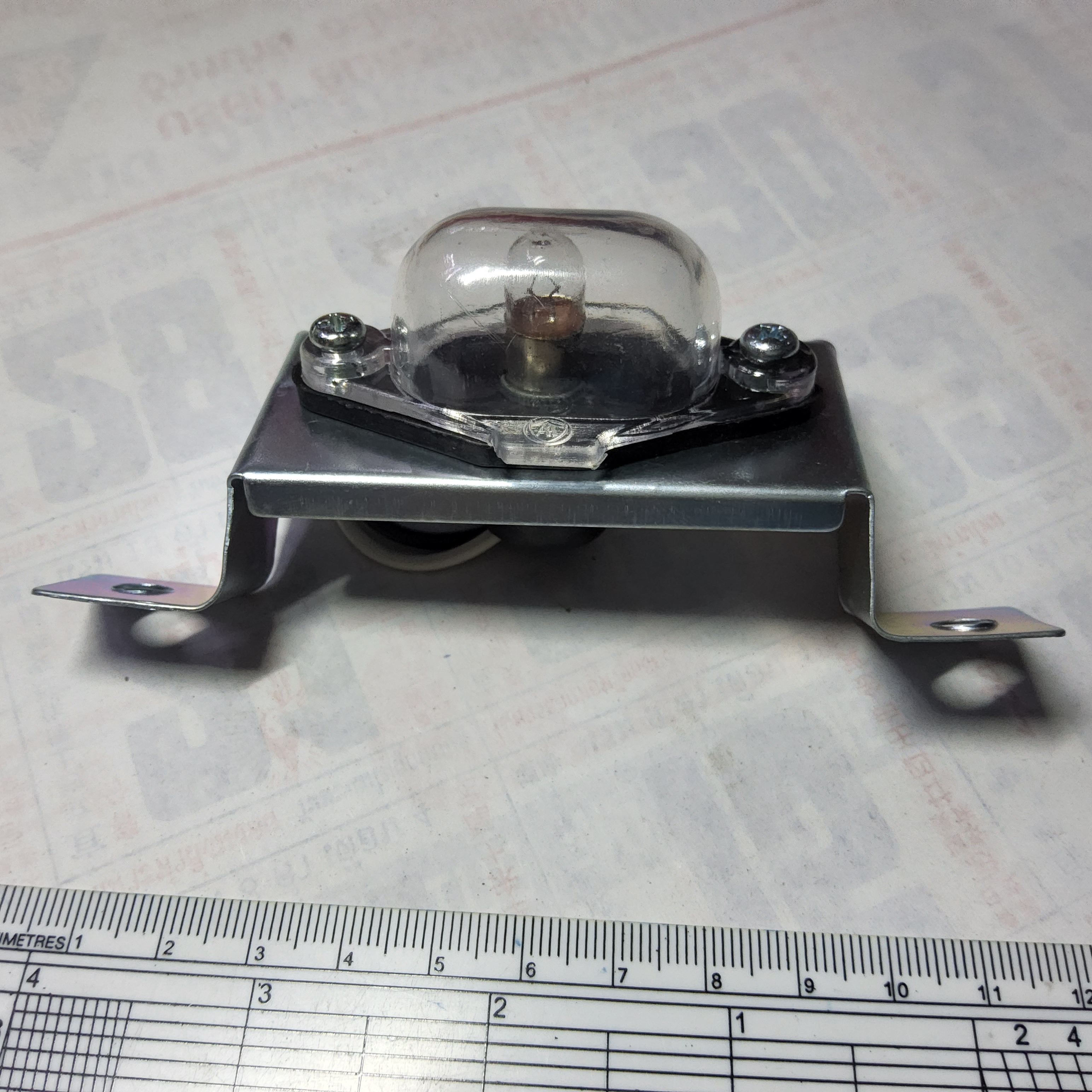 ไฟส่องป้าย NISSAN BIG-M ตัวเล็ก 12V เกรดA ใช้ได้ทุกรถ ดัดแปลง ขนาด 120×38 มม. อันละ