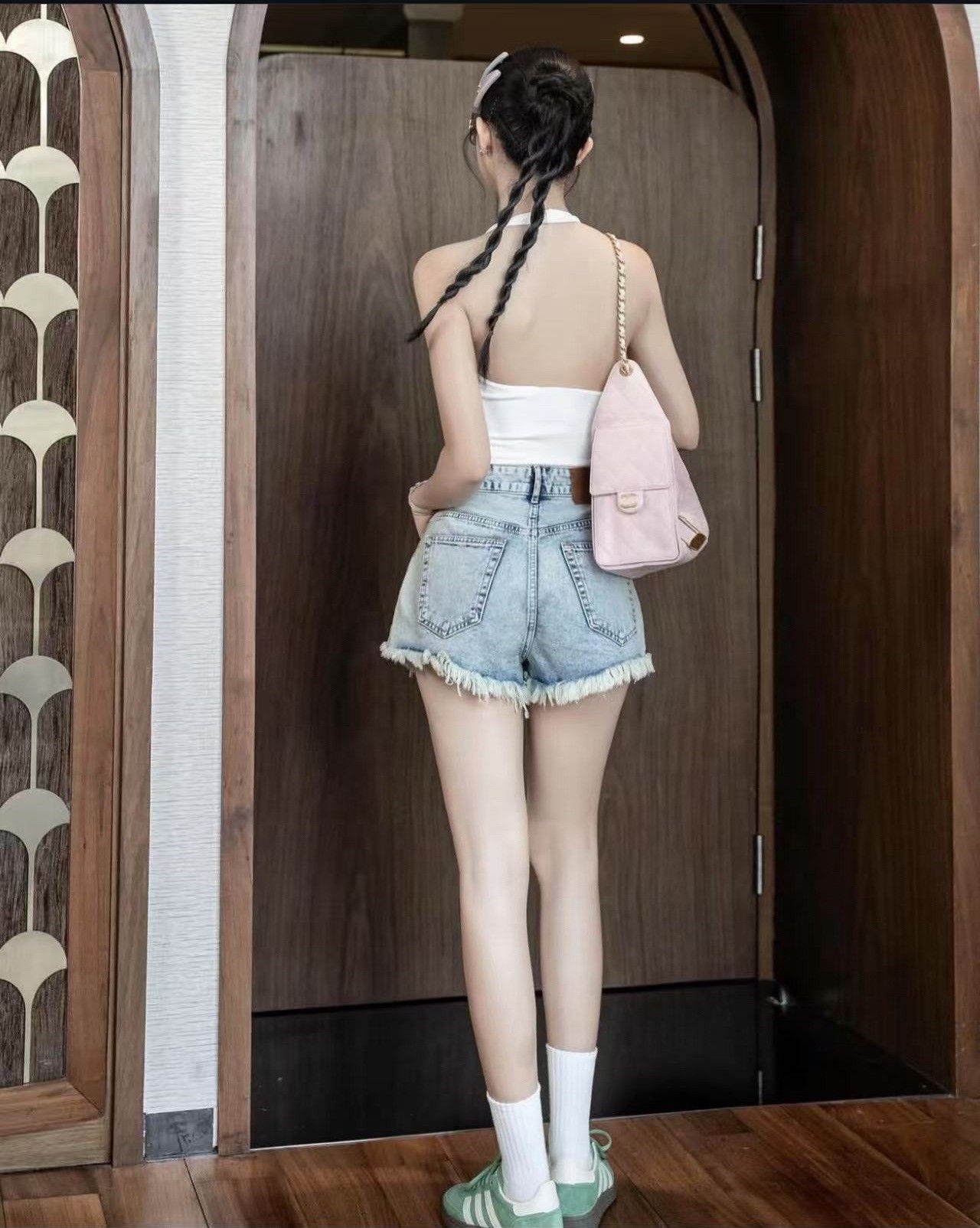 ชุดเซต เสื้อบอดี้สูท+กางเกงยีนได้คำเดียว ชุดนี้สวยเก๋ แซ่บ ๆ เสื้อผ้ายืดได้ ใส่คู่กับกางเกงยีน แซ่บเข้ากันสุดใส่ เที่ยว คาเฟ่ ถ่ายรูปฉ่ำๆ สุดชิวในวันพักผ่อน