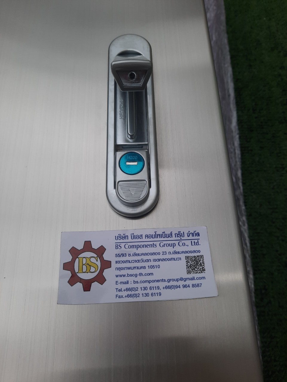 Main LUG 100A ตู้สแตนเลส 304 มีหลังคาสโลป W450xH800xD152mm. (42ช่อง)