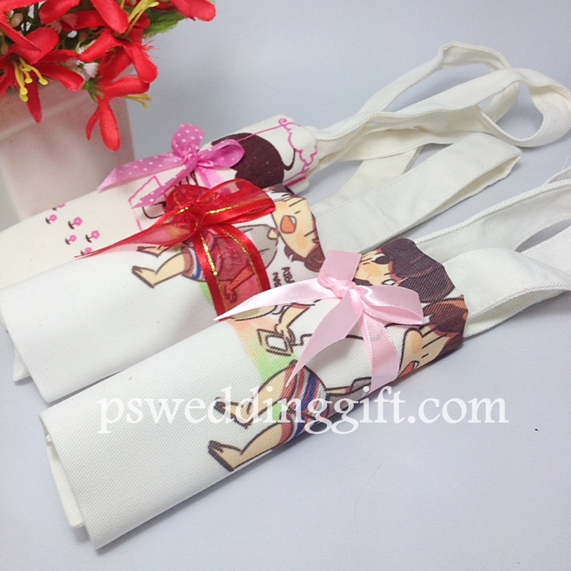 ถุงผ้าดิบ ลดโลกร้อน ม้วนผูกโบว์ พร้อมป้ายชื่อ 24 X 26 ซม