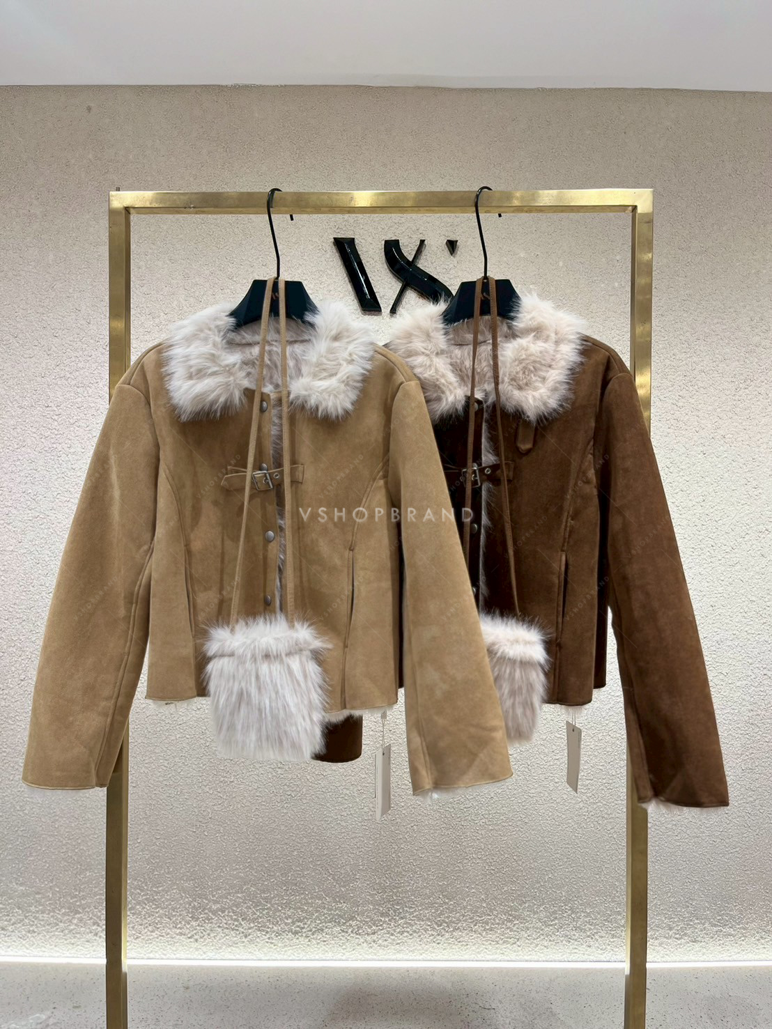 แจ็คเก็ตผ้าหนังกลับ ปกเฟอร์ เข็มขัดอก + กระเป๋า