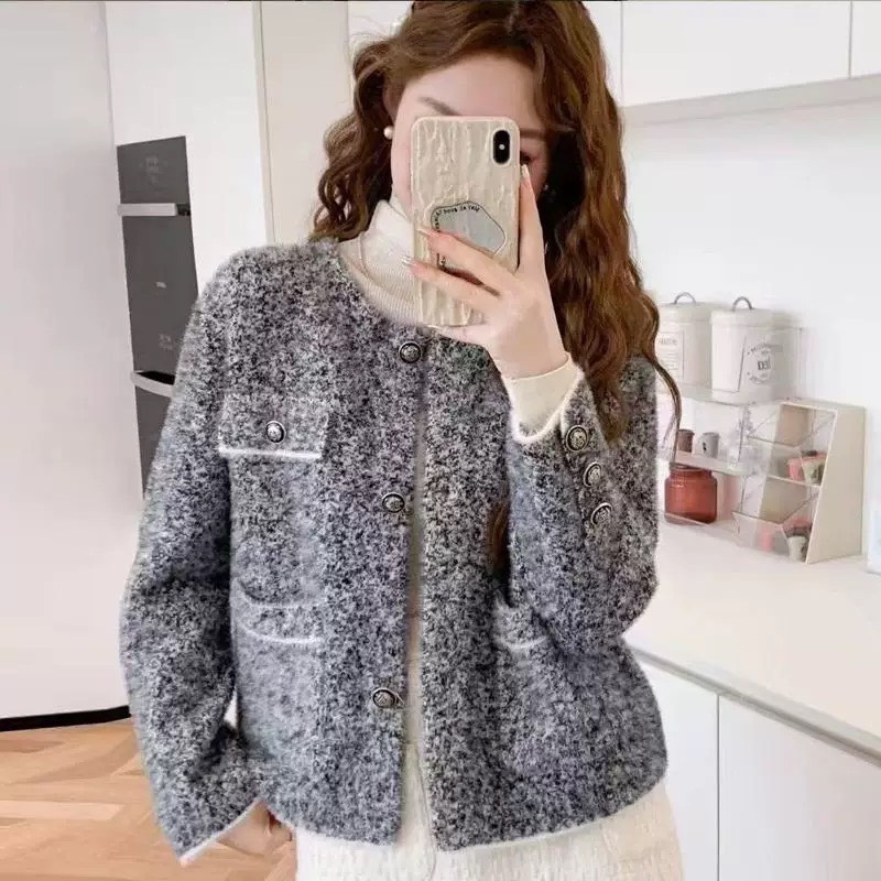 เสื้อคลุมคอกลมสไตล์ใหม่ เสื้อผ้าส่วนตัว เสื้อคลุมดาราดูแพงเก๋ดี