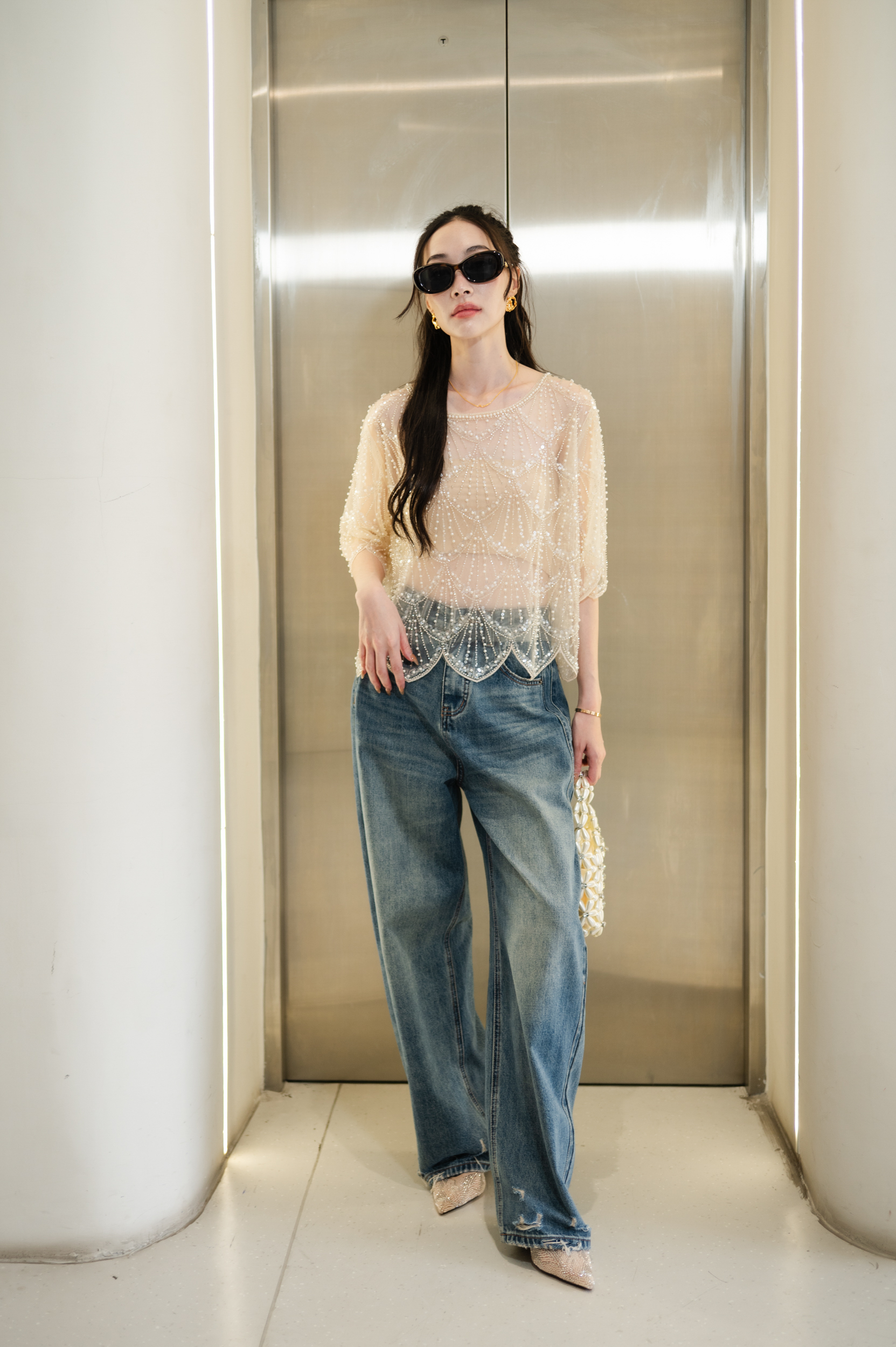 เสื้อแขนสั้นซีทรูปักคริสตัลไข่มุก