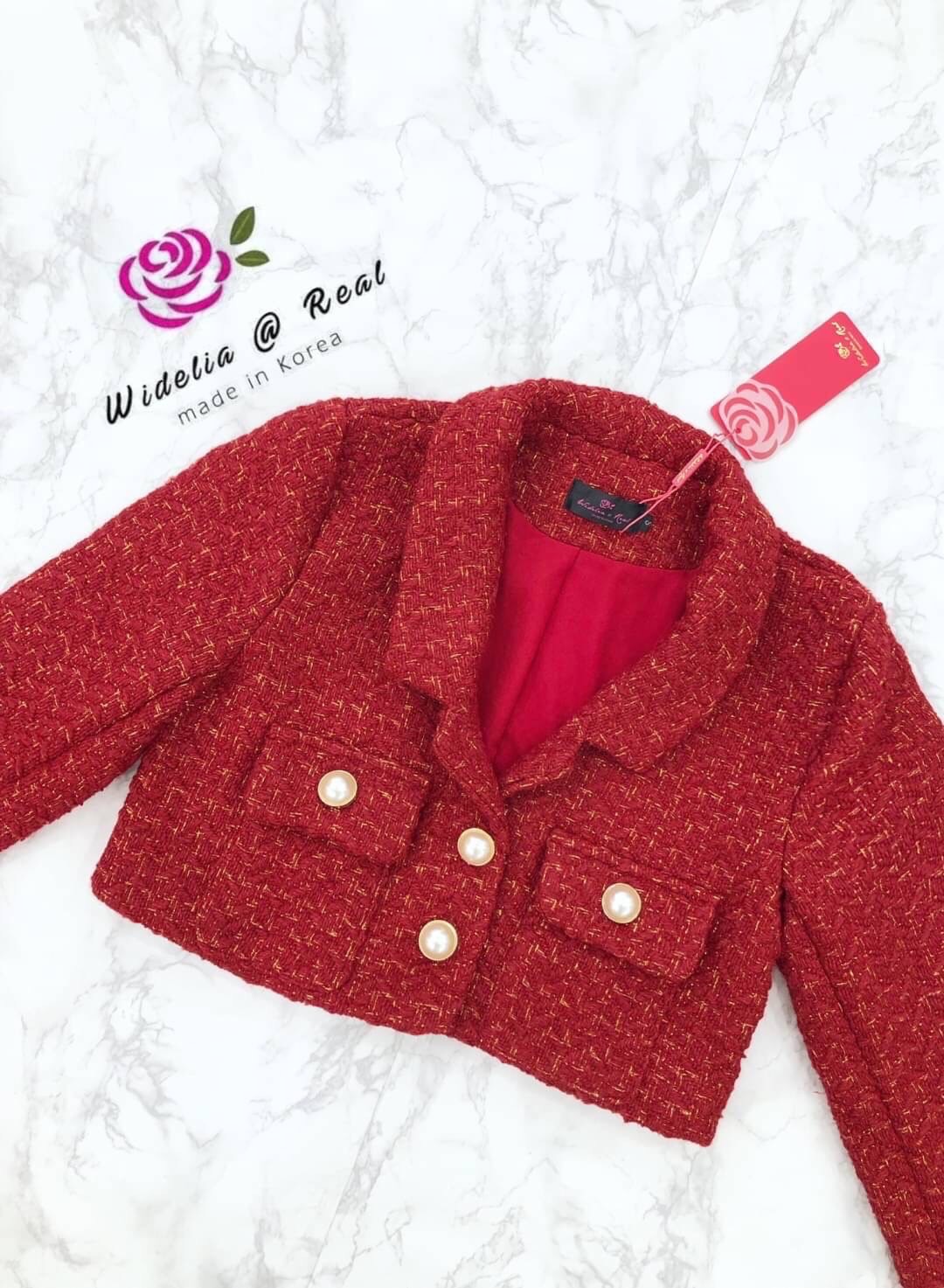 Blazer เสื้อเบลเซอร์ผ้าทวีตชาแนลสุดหรู คุณขารุ่นนี้ทั้งหรูทั้งเก๋ งานสวยปังสุดๆแม่ เนื้อผ้าทวีตทอลายมาอย่างดี สีสันสวยสดใสมาก ดีเทลคือเก๋ไม่ซ้ำใคร ตัวเบเซอร์แต่งกระดุมมาอย่างดี เนื้อผ้าดีมากๆ งานทรงสวยทรงเป๊ะมากๆ แนะนำเลยจ้ารับรองใส่ออกมาดูดีดูแพงแถมไฮโซส