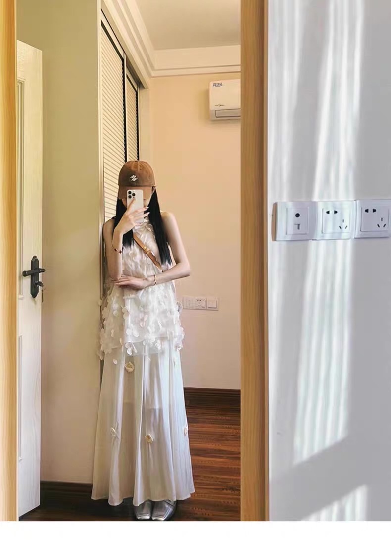 🇰🇷𝐁𝐲 𝒔𝒆𝒐𝒖𝒍𝒔𝒕𝒐𝒓𝒆 𝐃𝐞𝐭𝐚𝐢𝐥 :ชุดเซ๊ท 2 ชิ้น แถมเข็มกลัดดอกไม้ เสื้อออกแบบดีไซน์ได้สวยหรู แต่ง ป๊อปอั