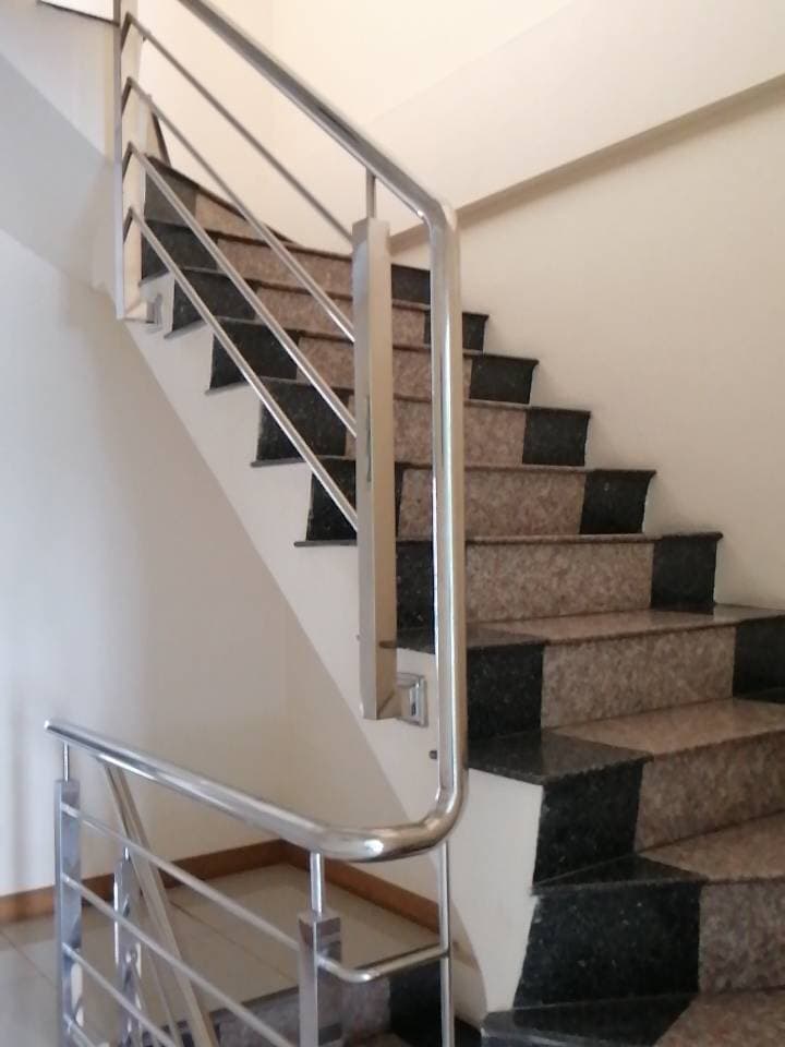 ขายอาคารพาณิชย์ 3 ชั้นครึ่ง 2 คูหาราคาถูกใจกลางเมืองเชียงใหม่พร้อมพื้นที่ด้านหลัง35ตรว.