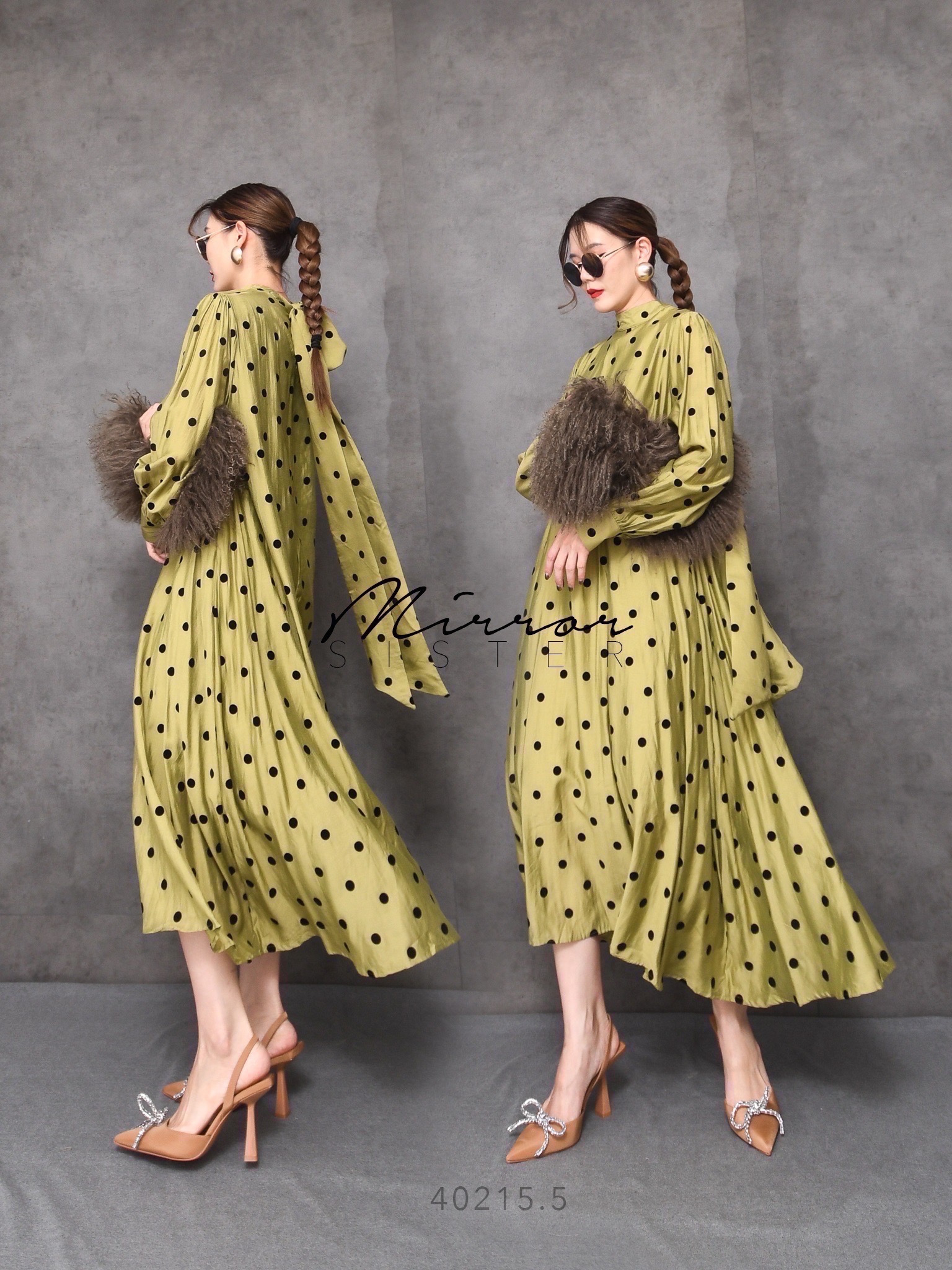 MiRRoRSiSTER's BoBa PoLKa DoT DReSS•• เดรสแขนยาวลายจุด ดีเทลคอปิด ด้านหลังมีเชือกให้ผูกโบว์ทรงหลวม เนื้อผ้าดีใส่สบายสวยพริ้วๆ ดูดีทุกสี..ได้ใส่บ่อยๆแน่นอน