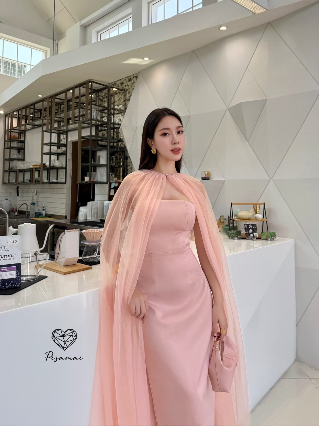 เซ็ตเสื้อเกาะอกตัวยาใสีชมพูทรงหางปลา มาคูากับซีทรูทรงคลุมค้างคาวพองอลัง ใส่สวยมากกกก ราคานี้มือต้องไวเลยค่า รุ่นนี้ใส่สวย เนื้อผ้าดีมากกกกกกก ห้ามพลาดเลยค่า
