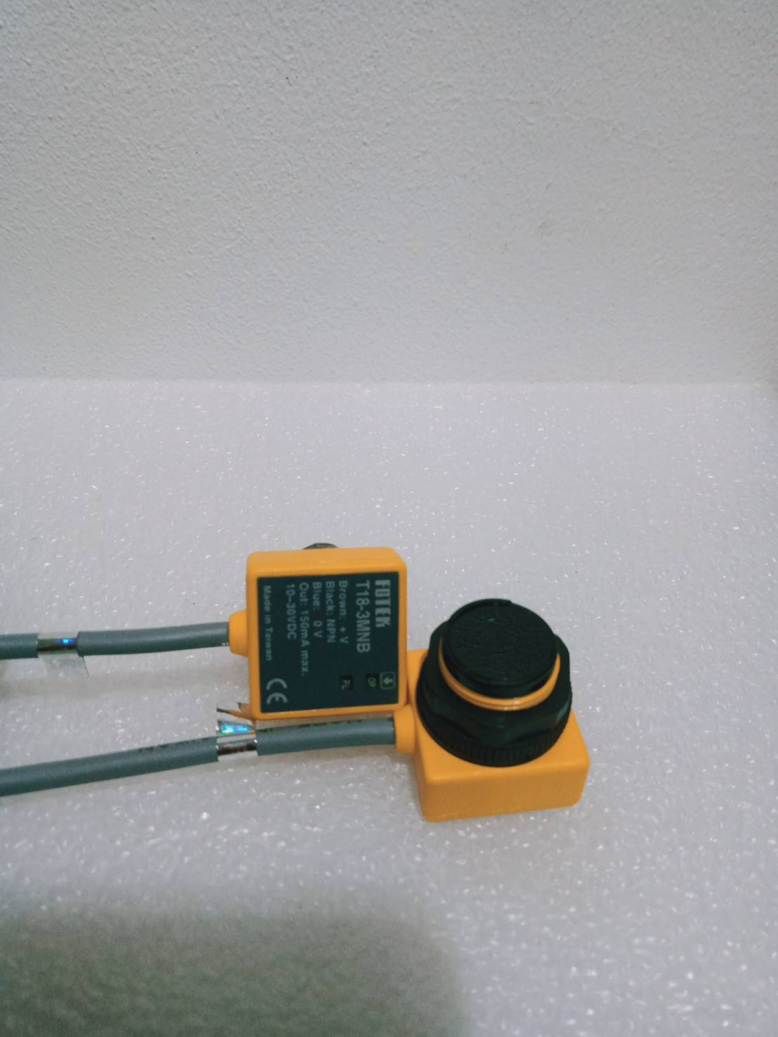 FOTEK : Photo Sensor T18-3MNB+18T